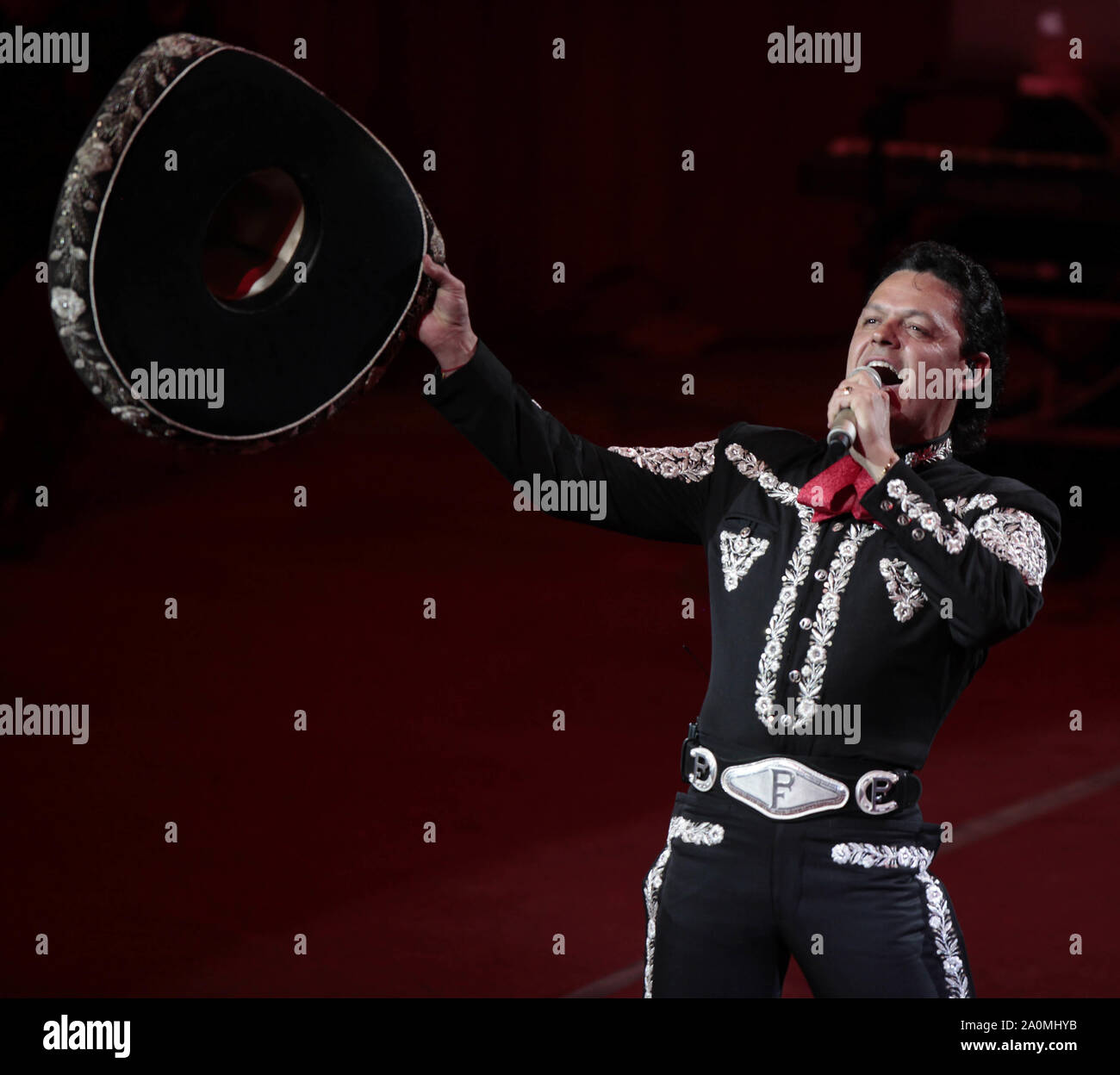 Pedro Fernandez duranti su concierto en el palenque de la Feria de Leon , Guanajuato el 18 de enero del 2013.. (*Foto:TiradorTercero/NortePhoto*) Foto Stock