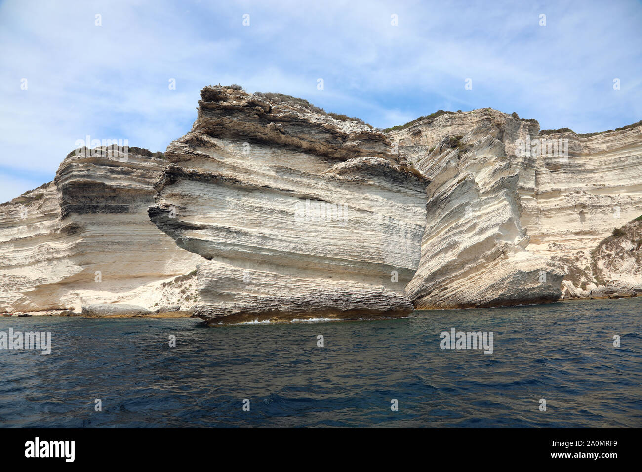 Alta rupe in Corsica in Europa e nel Mediterraneo Foto Stock
