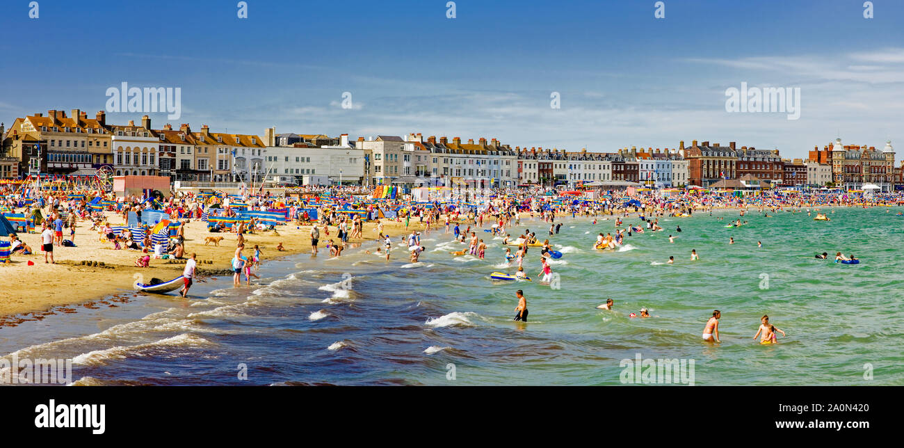Spiaggia, Regno Unito. Spiaggia di Weymouth nella stagione estiva, Dorset, Regno Unito Foto Stock