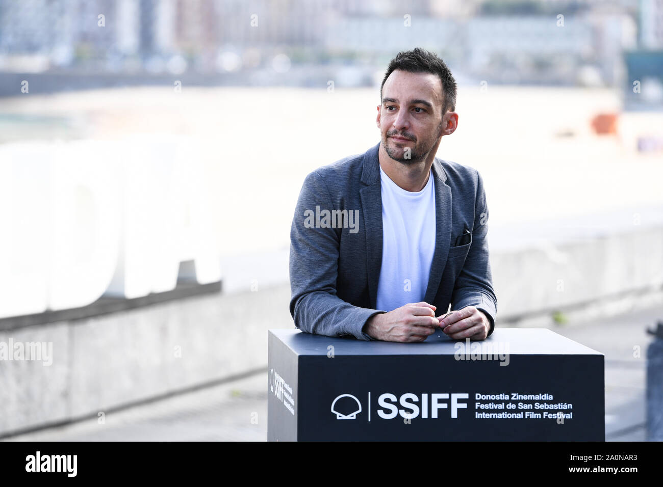 San Sebastian, Spagna. Xxi Sep, 2019. Alejandro Almenabar assiste photocall per il film 'mentre in guerra" al 67th International Film Festival di San Sebastian. Credito: Julen Pascual Gonzalez/Alamy Live News Foto Stock
