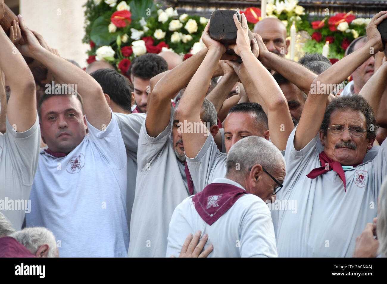 Reggio Calabria 14 set 2019 - Discesa della Madonna della Consolazione, la Vara,portatori Credito: Giuseppe Andidero Foto Stock