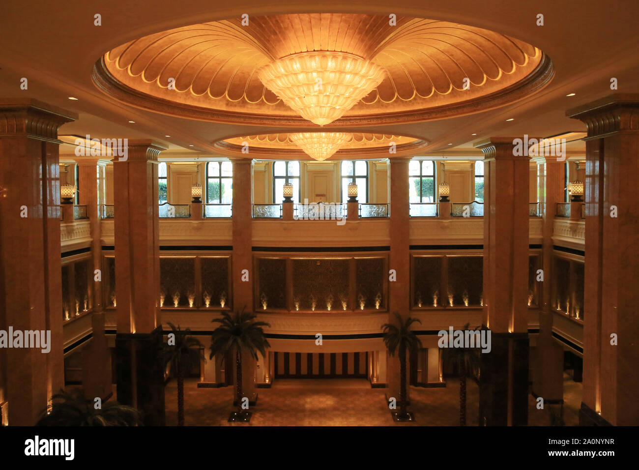 Emirates Palace. 2005. Abou Dhabi. Emirats Arabes Unis. / Emirates Palace. 2005. Emirato di Abu Dhabi. Foto Stock