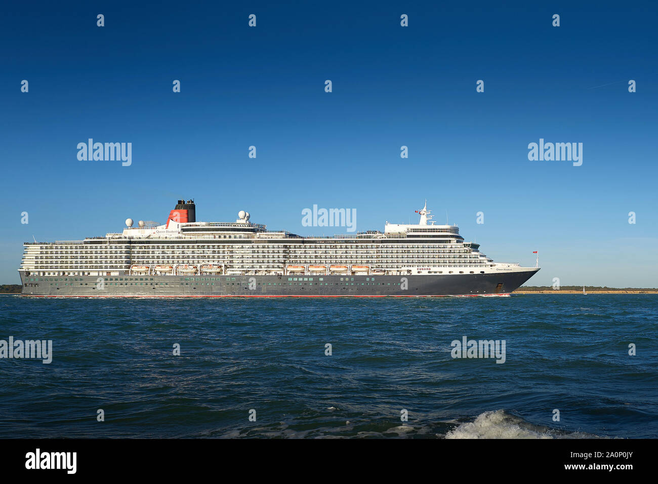 La Cunard Crociera, MS QUEEN ELIZABETH, si diparte Southampton Regno Unito, per il Mar Baltico città di Warnemünde, Germania. 20 Settembre 2019 Foto Stock