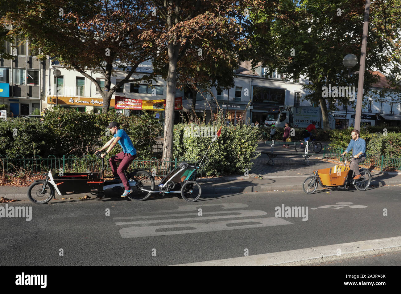 CARGO BIKE stanno cambiando il paesaggio urbano di Parigi Foto Stock