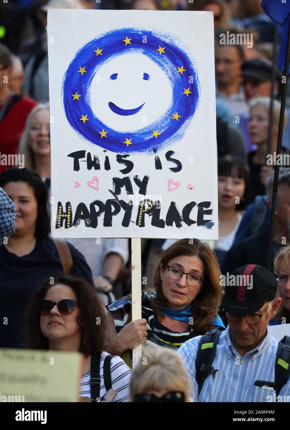 I manifestanti durante il mese di marzo a rimanere nell'Unione europea per la pace e di azione per il clima di Edimburgo. Foto di PA. Picture Data: Sabato 21 Settembre, 2019. Vedere PA storia politica Scozia rimangono. Foto di credito dovrebbe leggere: Andrew Milligan/PA FILO Foto Stock