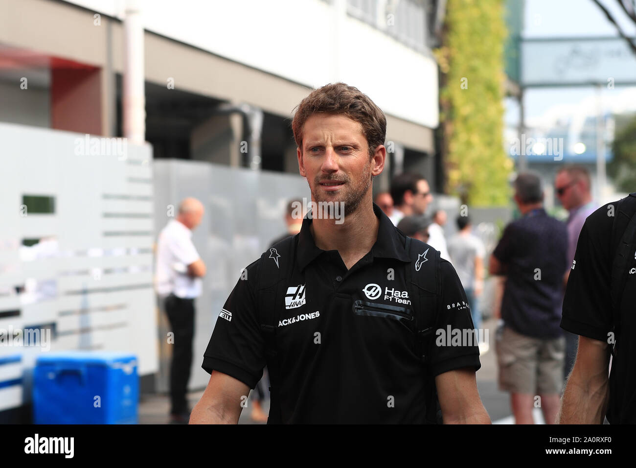 Il 21 settembre 2019; il circuito di Marina Bay, Marina Bay, Singapore; Formula Uno, giornata di qualifica; Haas F1 Team, Romain Grosjean arriva il credito a terra: Azione Plus immagini di sport/Alamy Live News Foto Stock