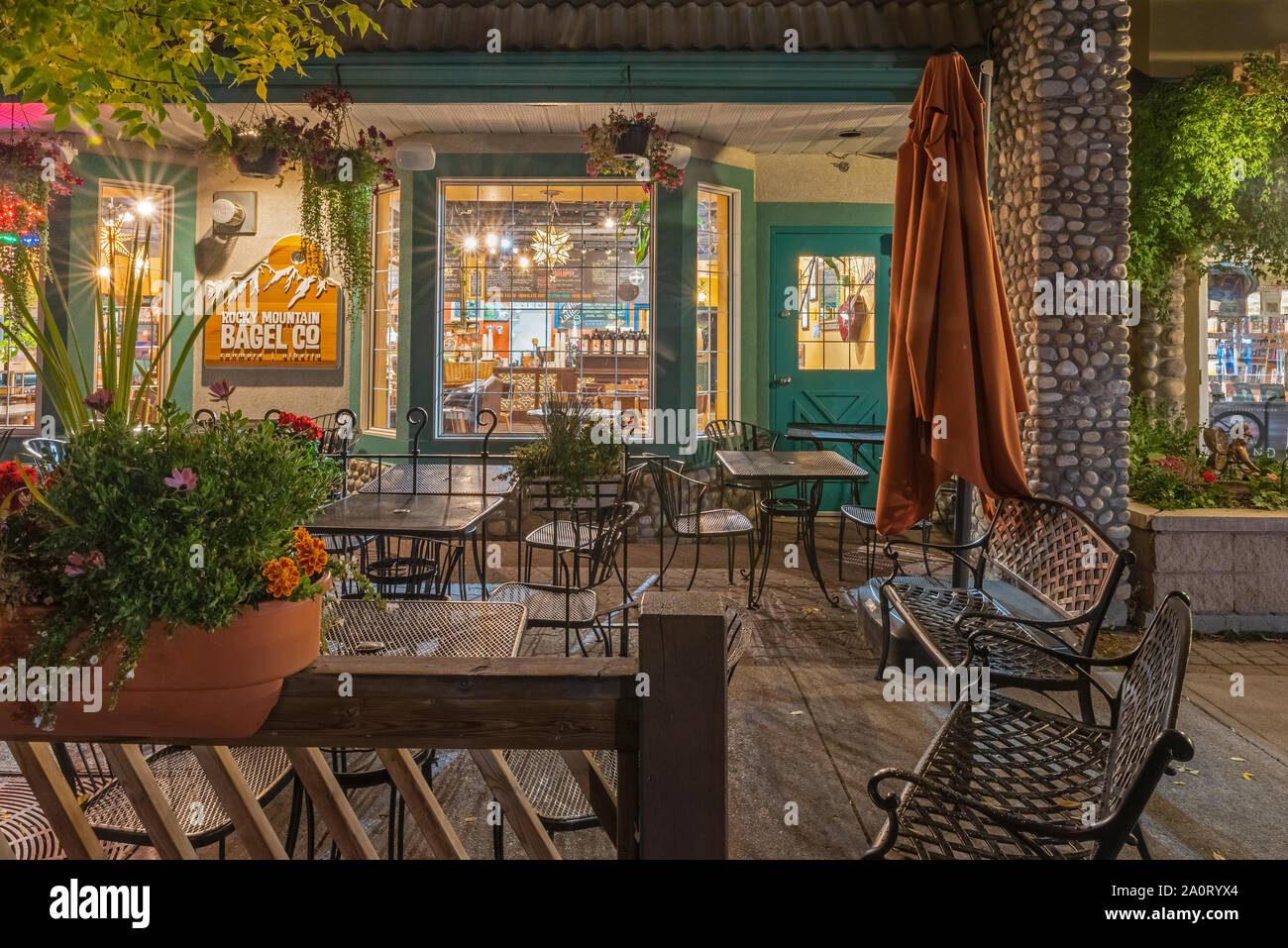 Canmore, Alberta, Canada - 21 Settembre 2019: la mattina presto presso la Rocky Mountain Bagel Company, localmente una azienda di proprietà Foto Stock