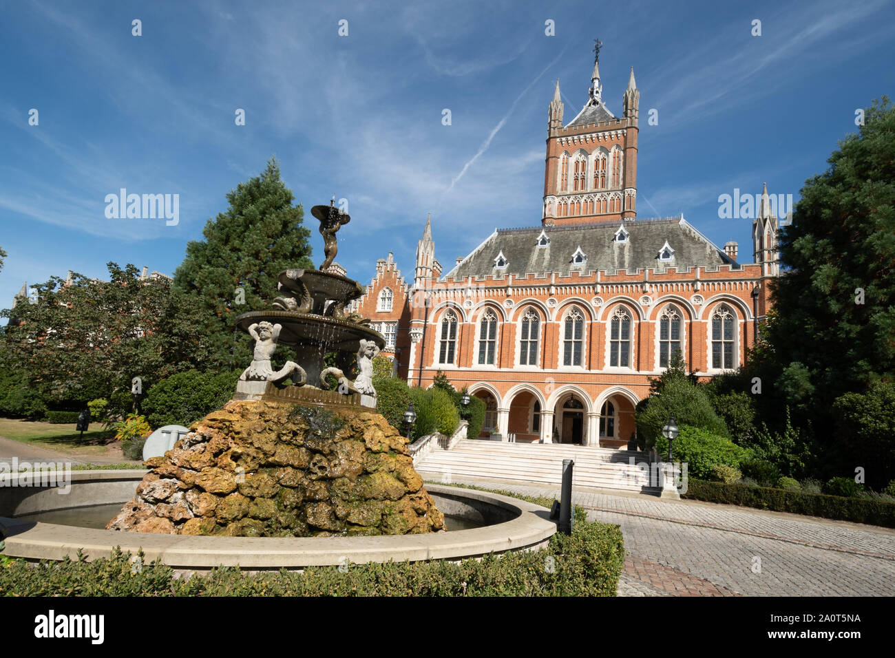 L'ex sanatorio di Holloway, una istituzione per il trattamento di quelle con malattia mentale, nel Surrey, Inghilterra, Regno Unito, costruito tra il 1873-1875 chiusi nel 1980 Foto Stock
