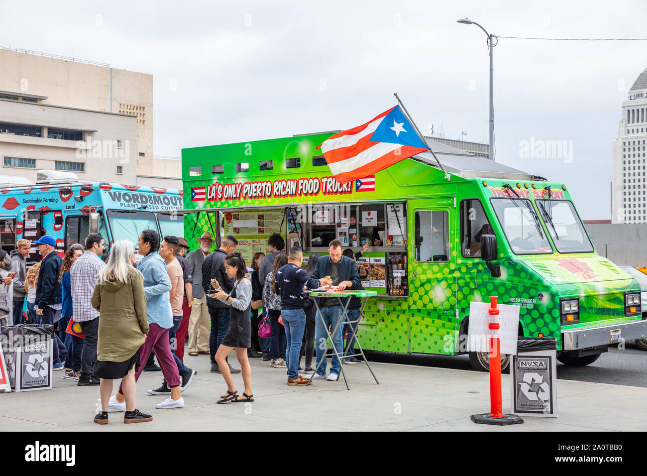 Los Angeles, California, USA. Giugno 2, 2019. Cucina di strada. Puerto Rican carrello alimentari nel centro della città, la primavera Foto Stock