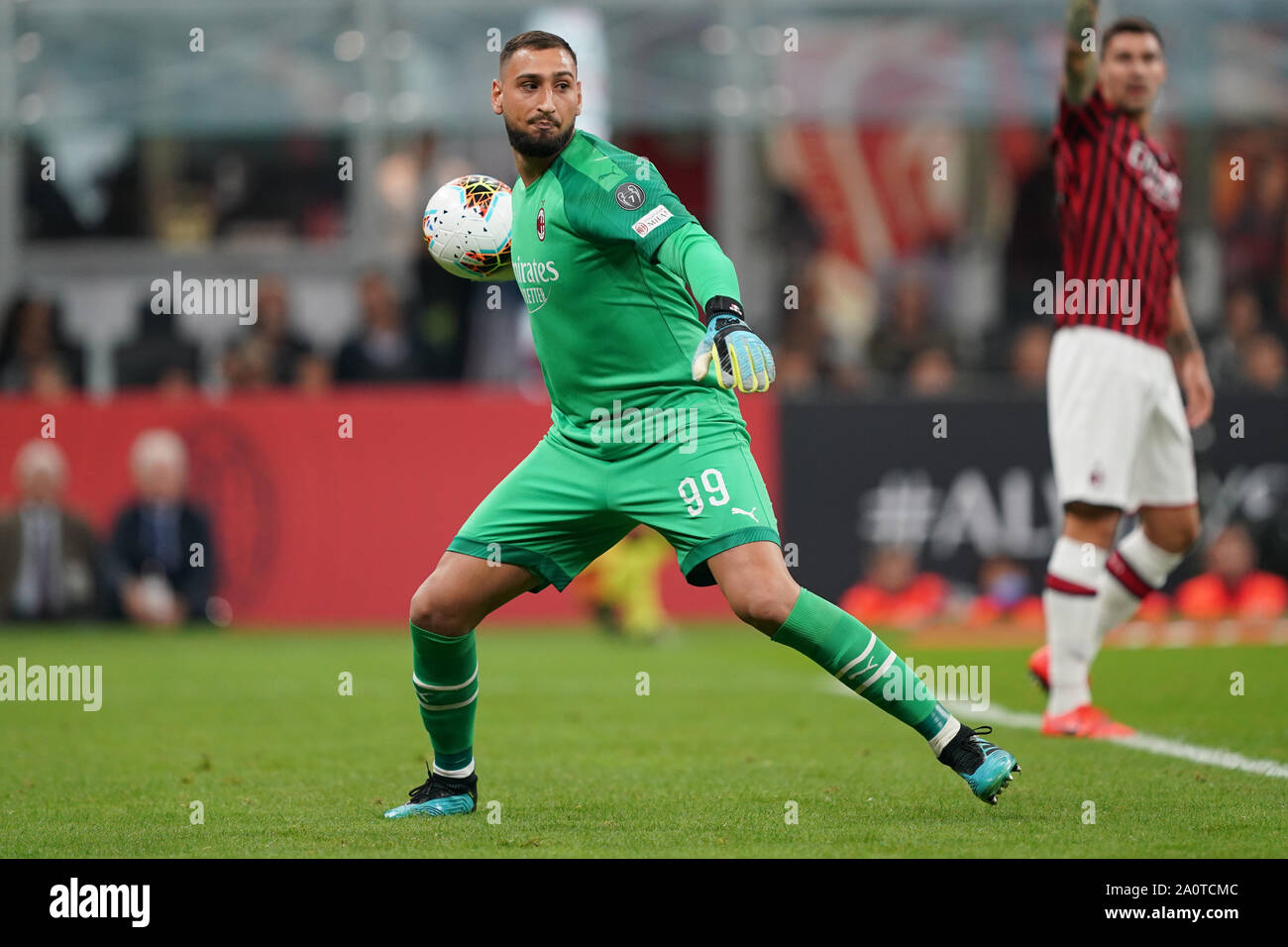 Milano, Italia. Xxi Sep, 2019. Milano, Italia - 21 settembre: il portiere Gianluigi Donnarumma del Milan inizia un gioco durante la seria a match tra AC Milan vs FC Internazionale allo Stadio San Siro, Stadio Giuseppe Meazza il 21 settembre 2019 a Milano, Italia. Credito: Daniela Porcelli/SPP/Alamy Live News Foto Stock