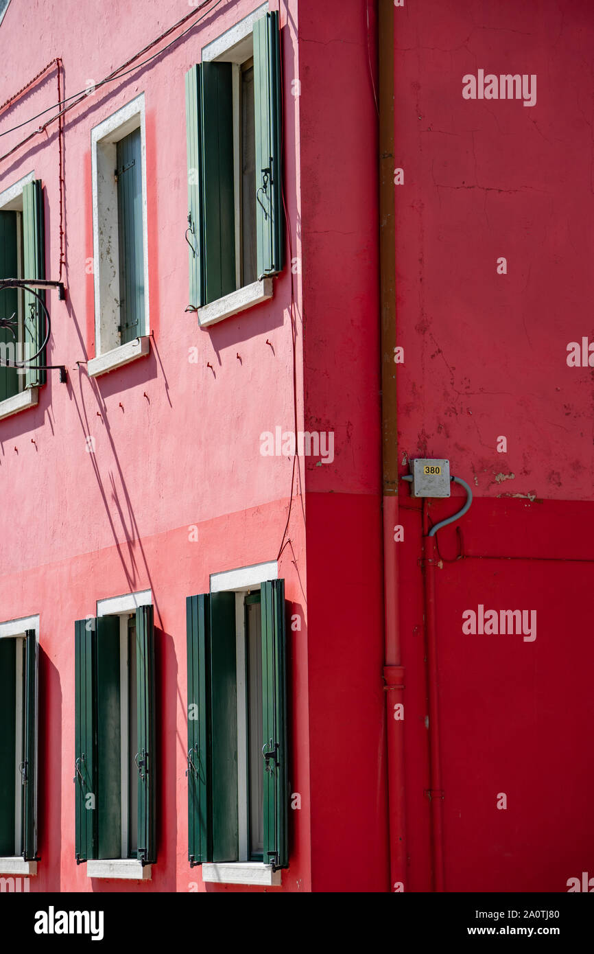 Case colorate sull isola di Burano, Italia Foto Stock