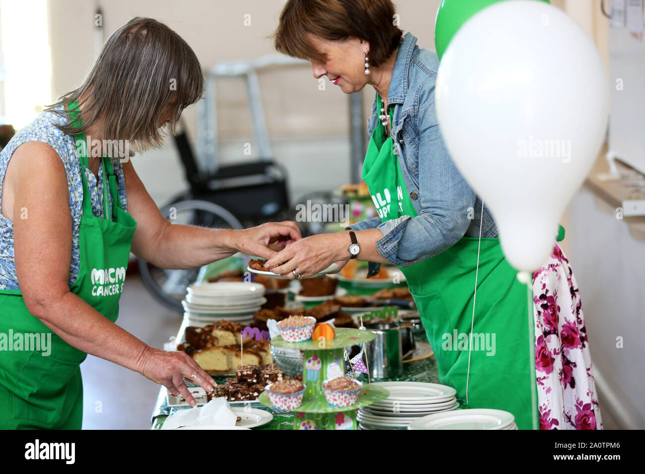 Macmillan Cancer Support tea party nella foto a Bognor Regis, West Sussex, Regno Unito. Foto Stock