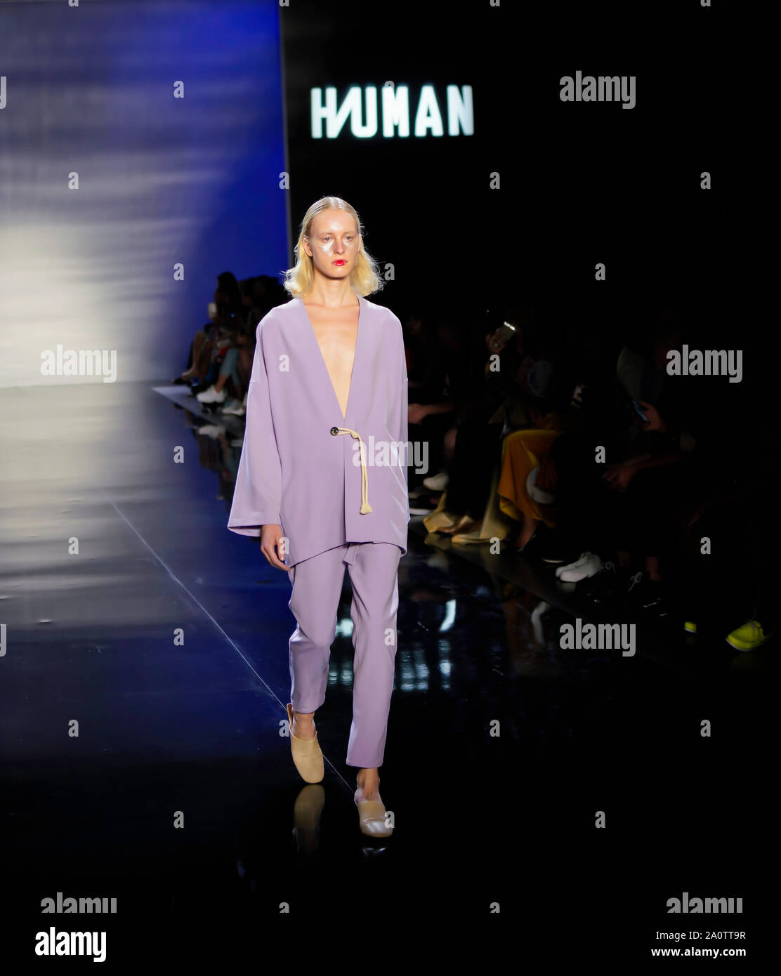 ICY presenta Primavera Estate 2020 Runway Show: Designer HIUMAN Foto Stock