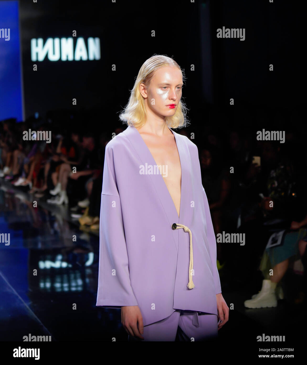 ICY presenta Primavera Estate 2020 Runway Show: Designer HIUMAN Foto Stock