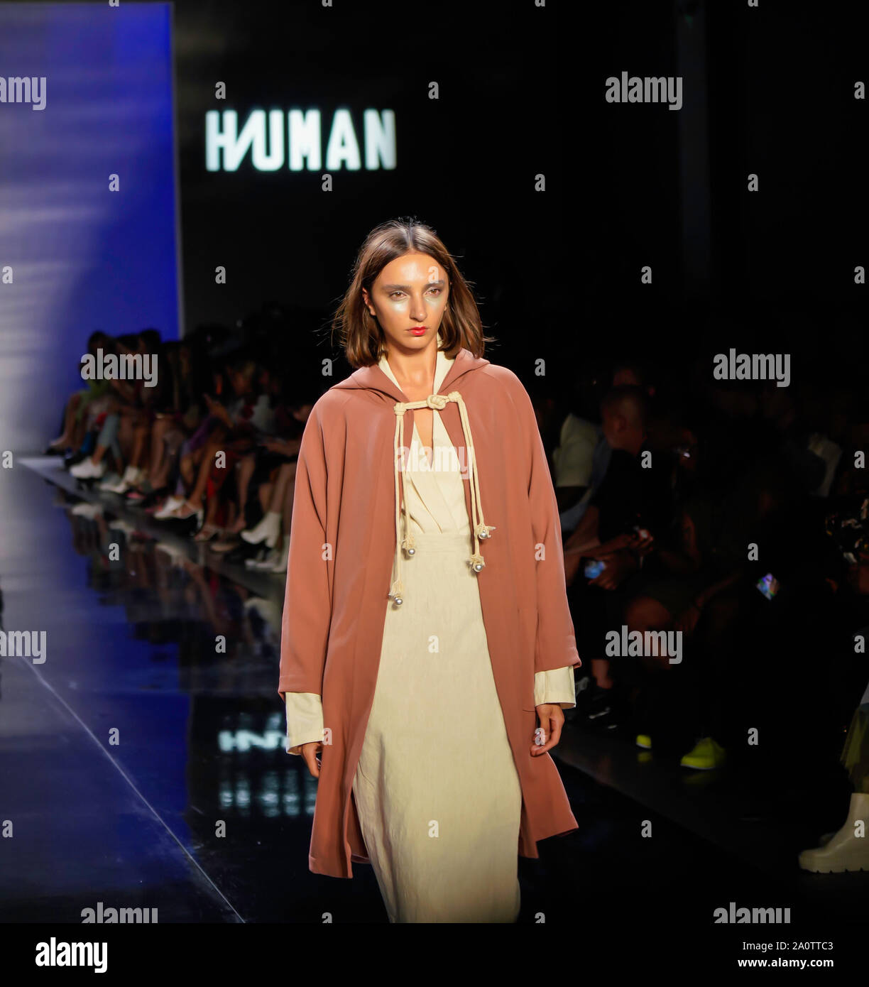 ICY presenta Primavera Estate 2020 Runway Show: Designer HIUMAN Foto Stock