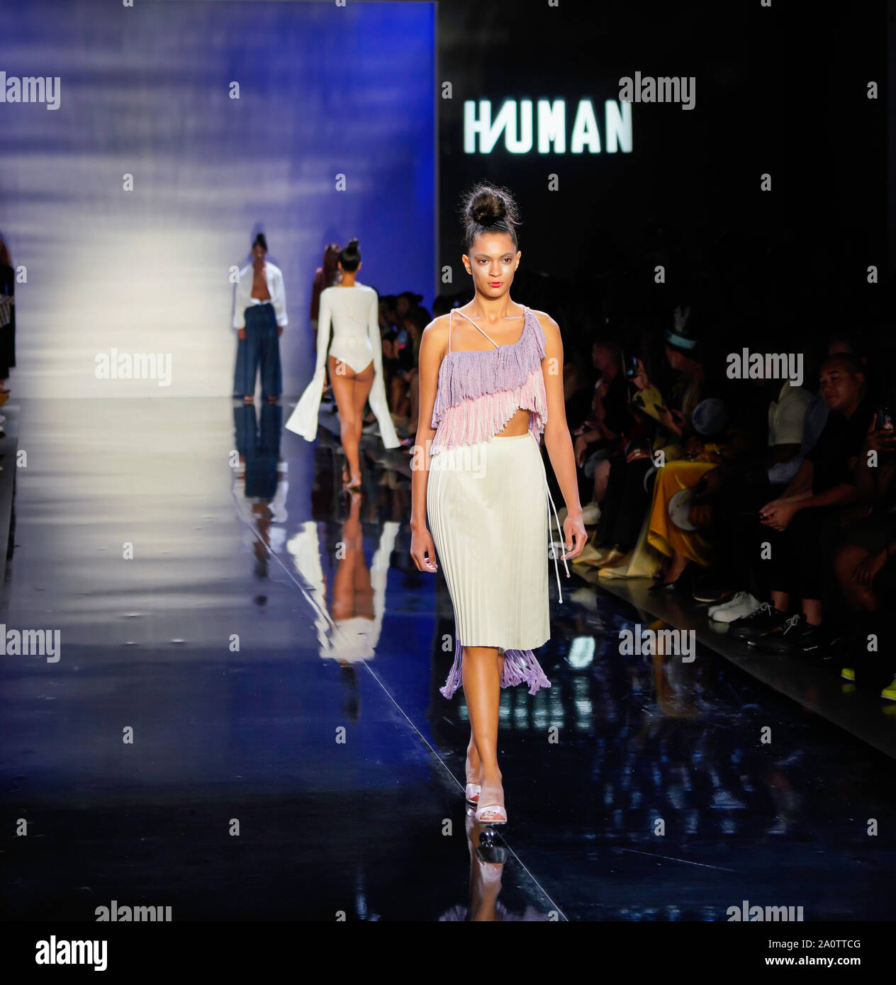 ICY presenta Primavera Estate 2020 Runway Show: Designer HIUMAN Foto Stock