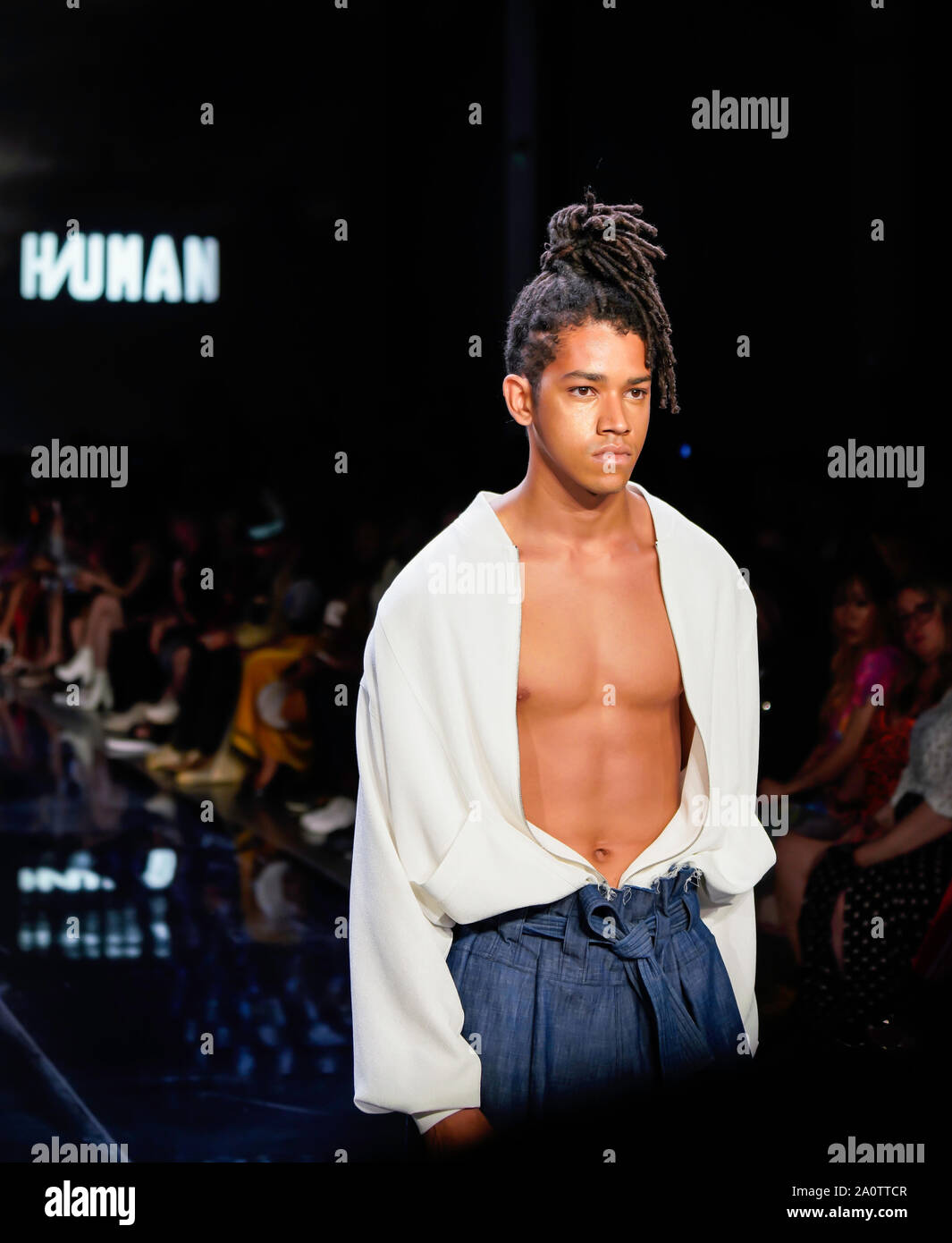 ICY presenta Primavera Estate 2020 Runway Show: Designer HIUMAN Foto Stock