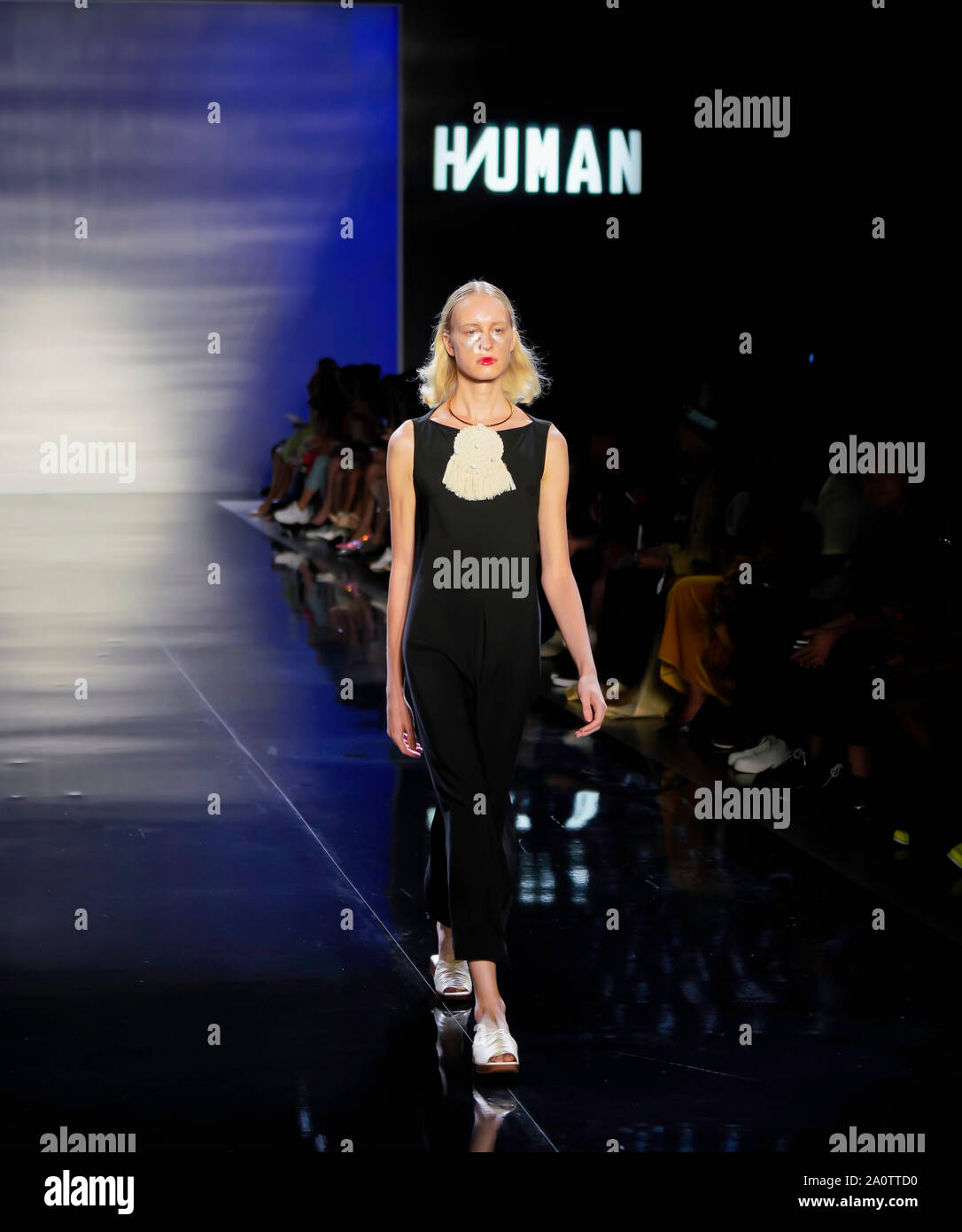 ICY presenta Primavera Estate 2020 Runway Show: Designer HIUMAN Foto Stock