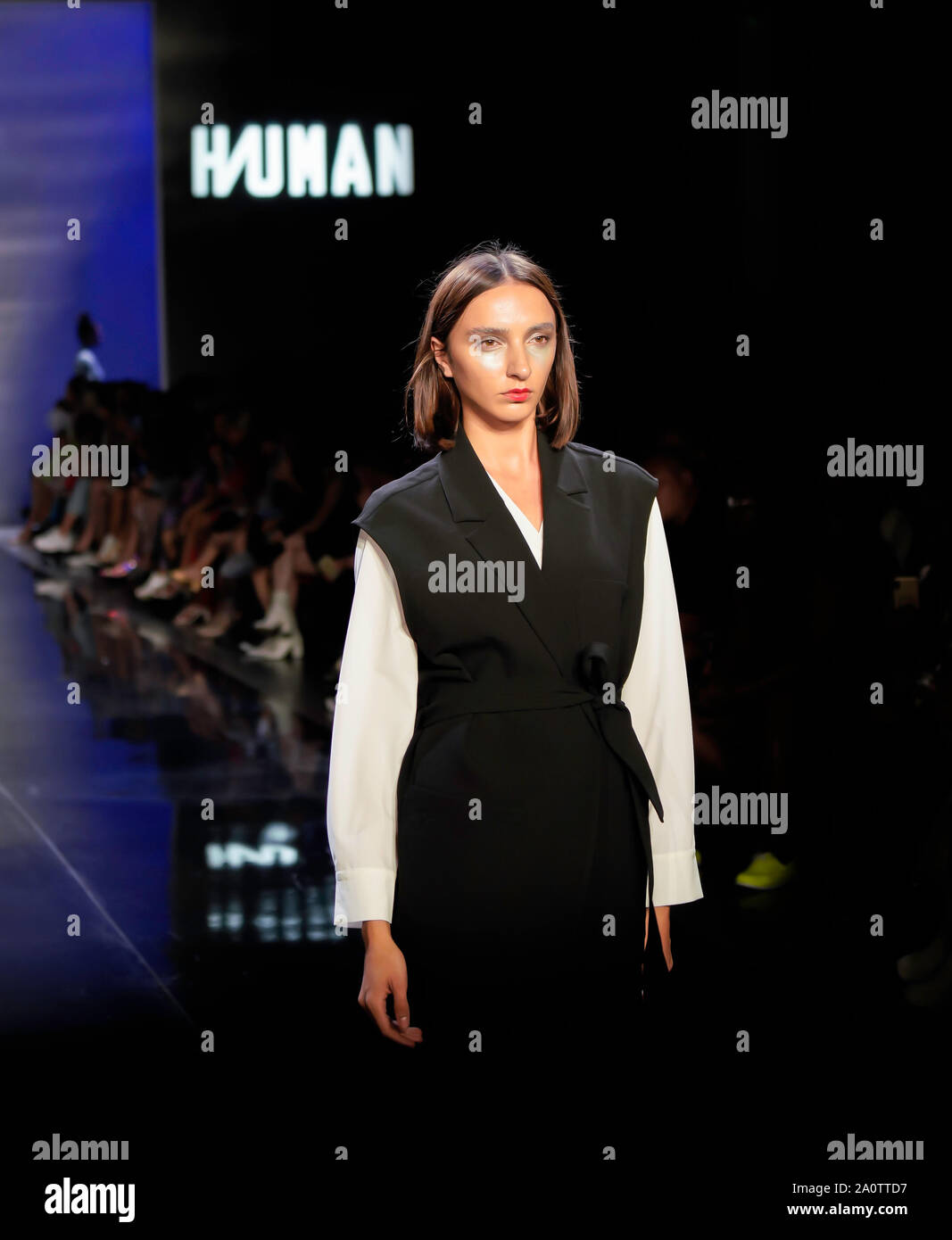 ICY presenta Primavera Estate 2020 Runway Show: Designer HIUMAN Foto Stock