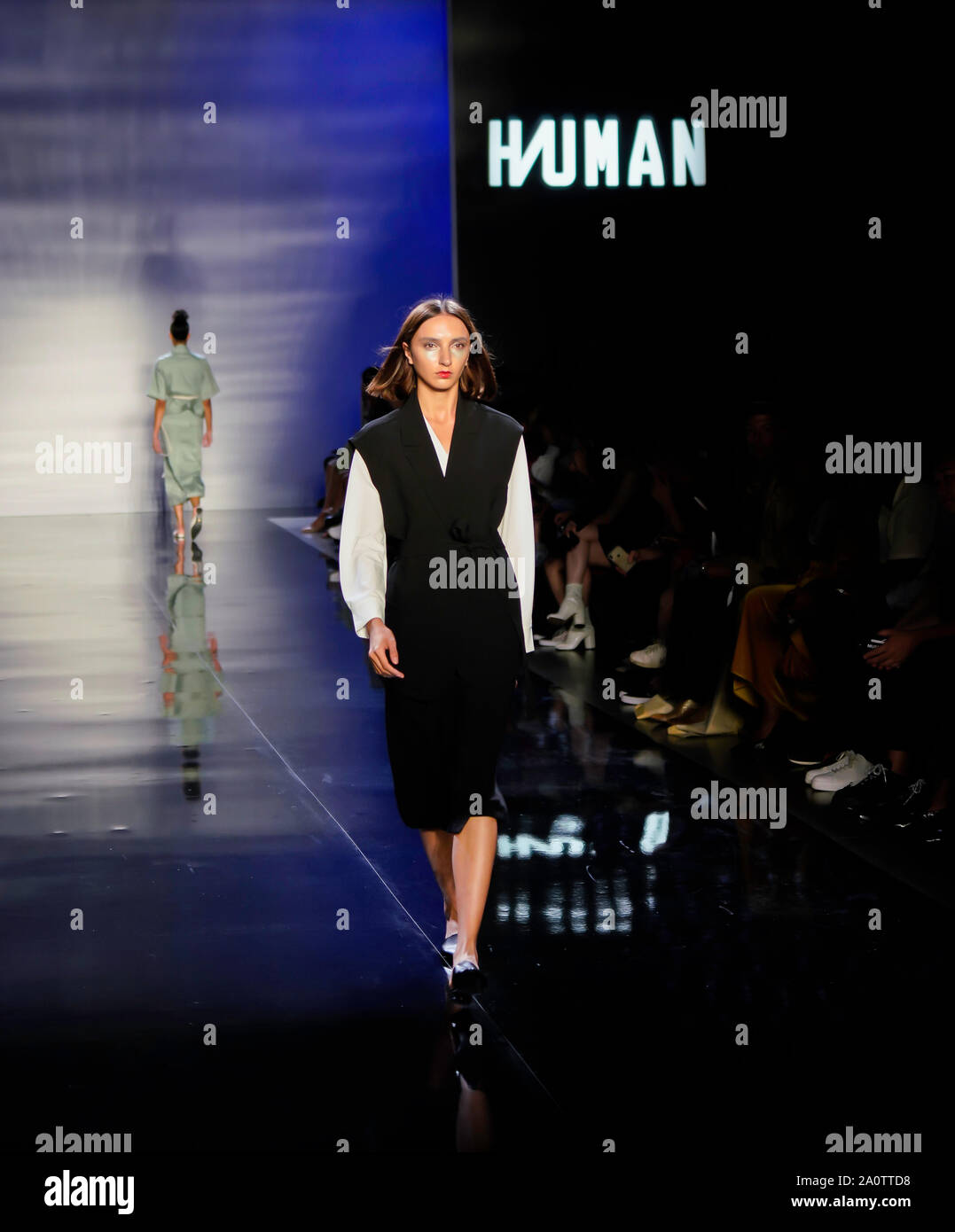 ICY presenta Primavera Estate 2020 Runway Show: Designer HIUMAN Foto Stock
