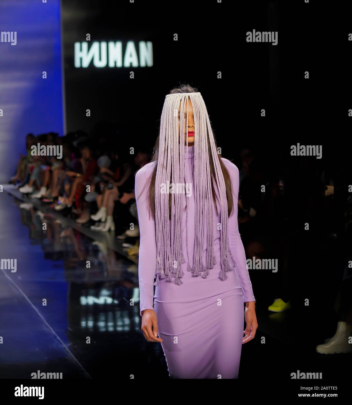 ICY presenta Primavera Estate 2020 Runway Show: Designer HIUMAN Foto Stock