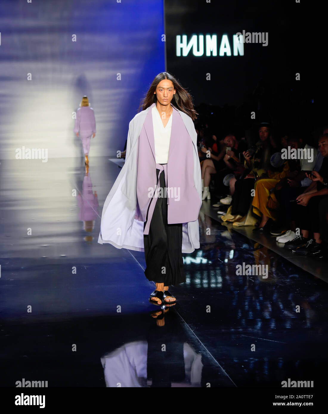 ICY presenta Primavera Estate 2020 Runway Show: Designer HIUMAN Foto Stock