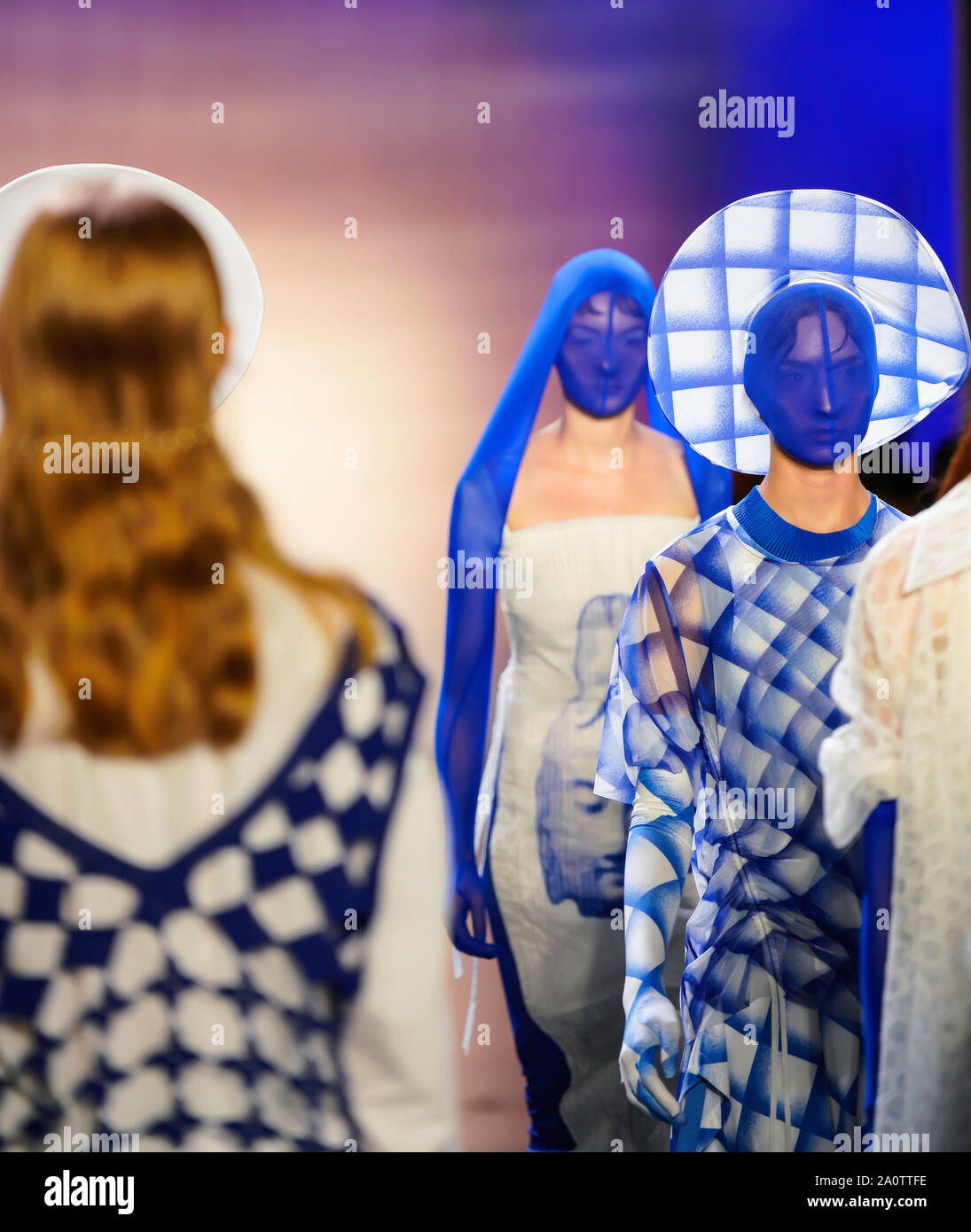 ICY presenta Primavera Estate 2020 Runway Show: Designer Fengyi Tan Foto Stock