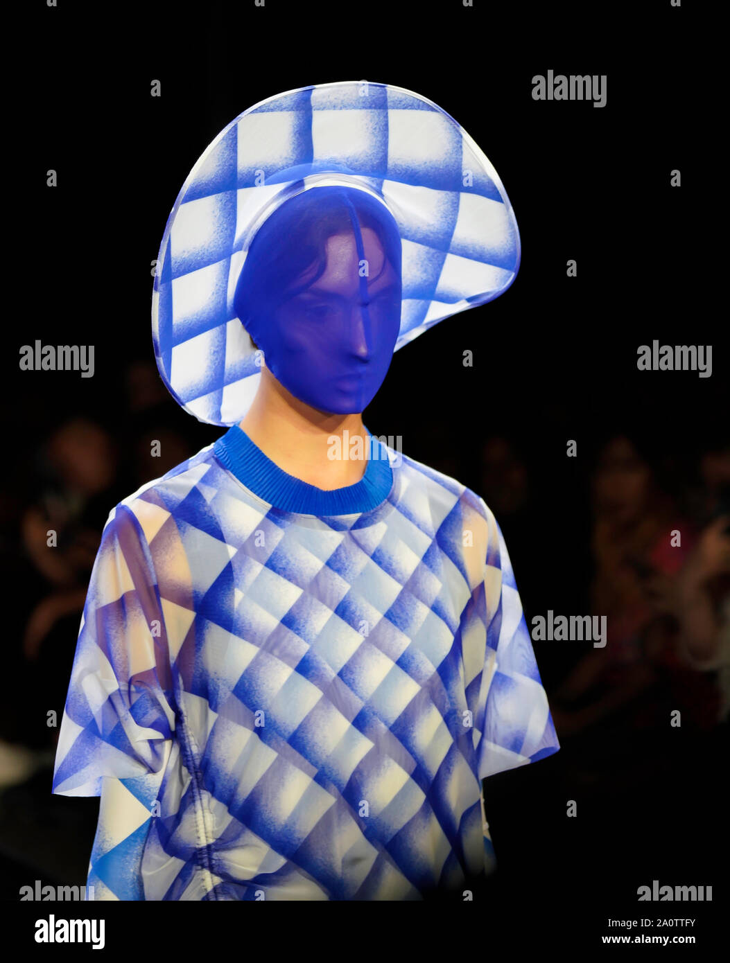 ICY presenta Primavera Estate 2020 Runway Show: Designer Fengyi Tan Foto Stock