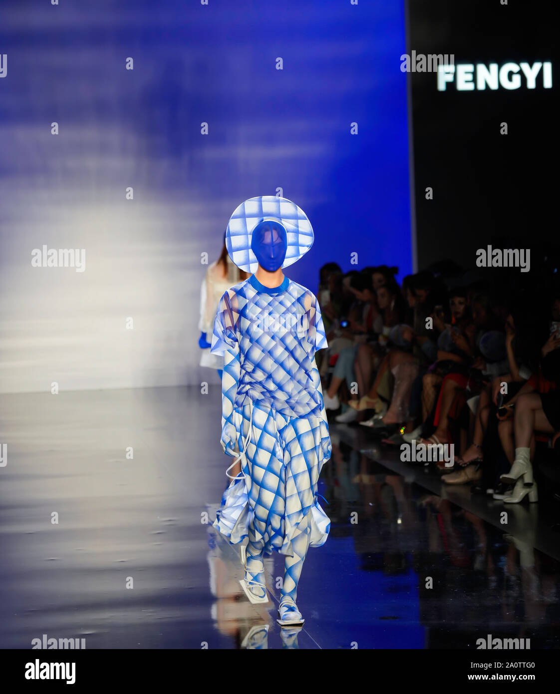 ICY presenta Primavera Estate 2020 Runway Show: Designer Fengyi Tan Foto Stock