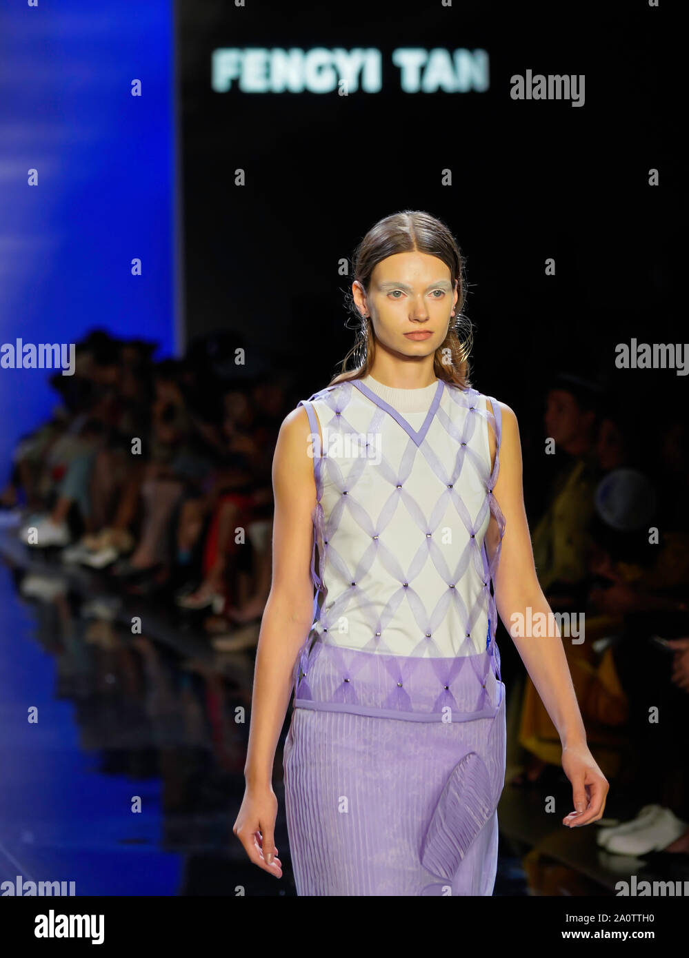 ICY presenta Primavera Estate 2020 Runway Show: Designer Fengyi Tan Foto Stock
