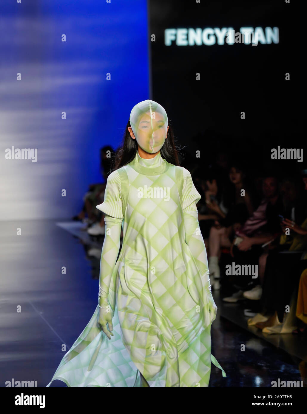 ICY presenta Primavera Estate 2020 Runway Show: Designer Fengyi Tan Foto Stock
