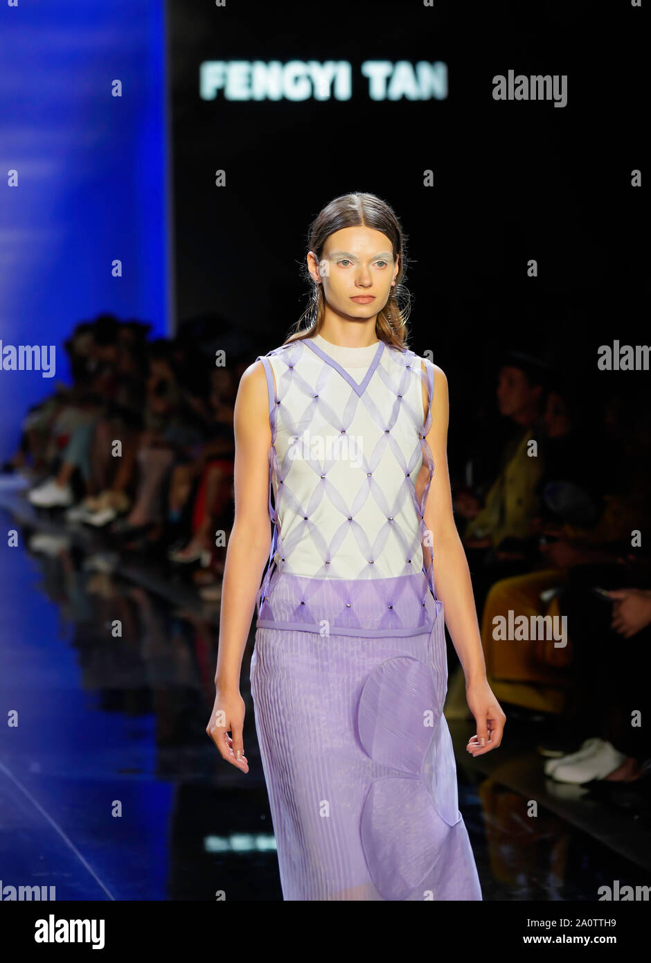 ICY presenta Primavera Estate 2020 Runway Show: Designer Fengyi Tan Foto Stock