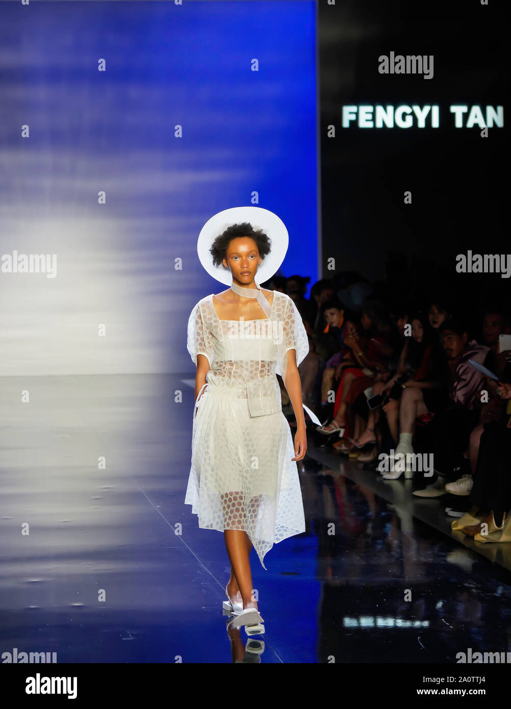 ICY presenta Primavera Estate 2020 Runway Show: Designer Fengyi Tan Foto Stock