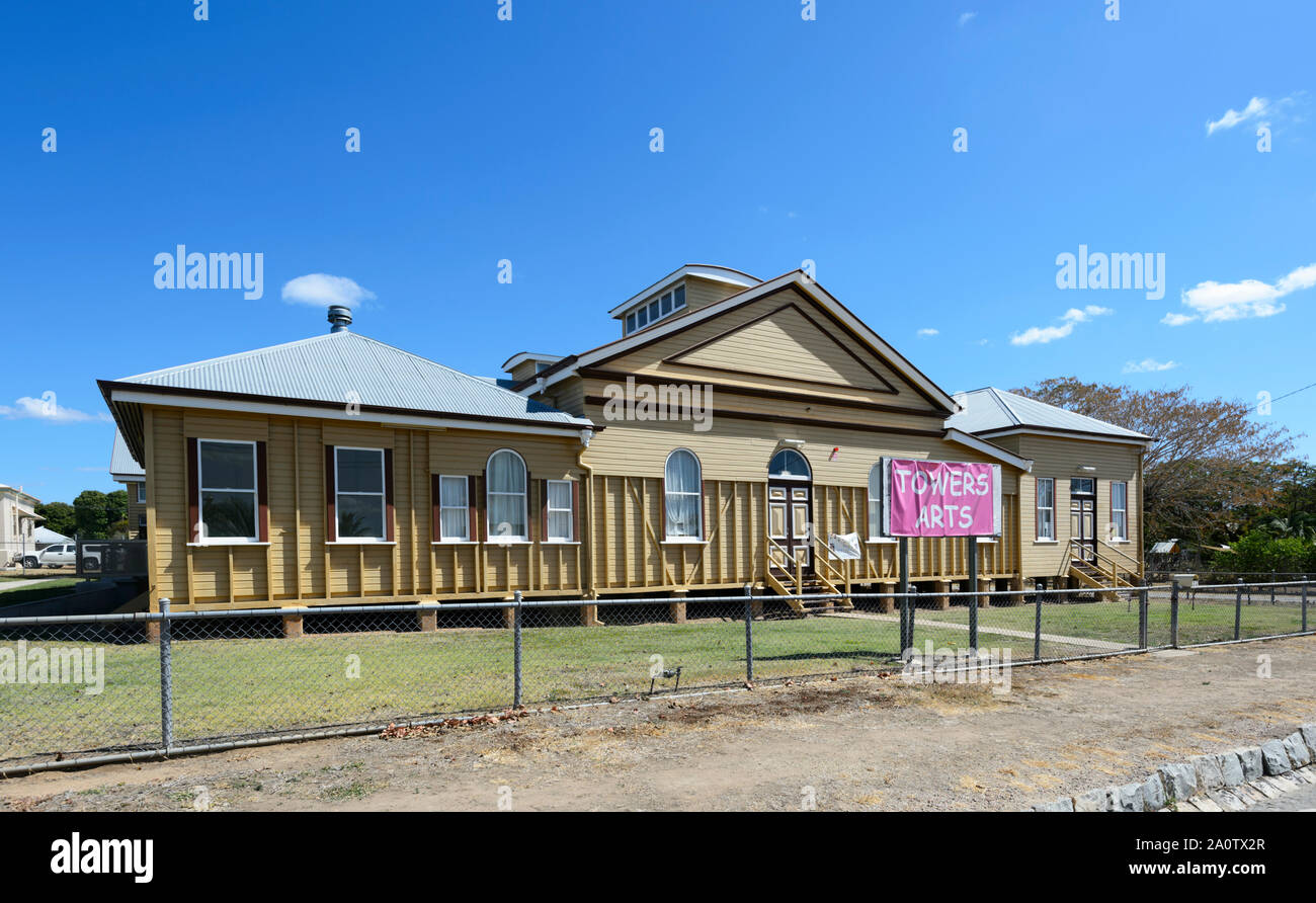 Galleria d'arte in un vecchio e storico edificio Australiana, Charters Towers, Queensland, QLD, Australia Foto Stock