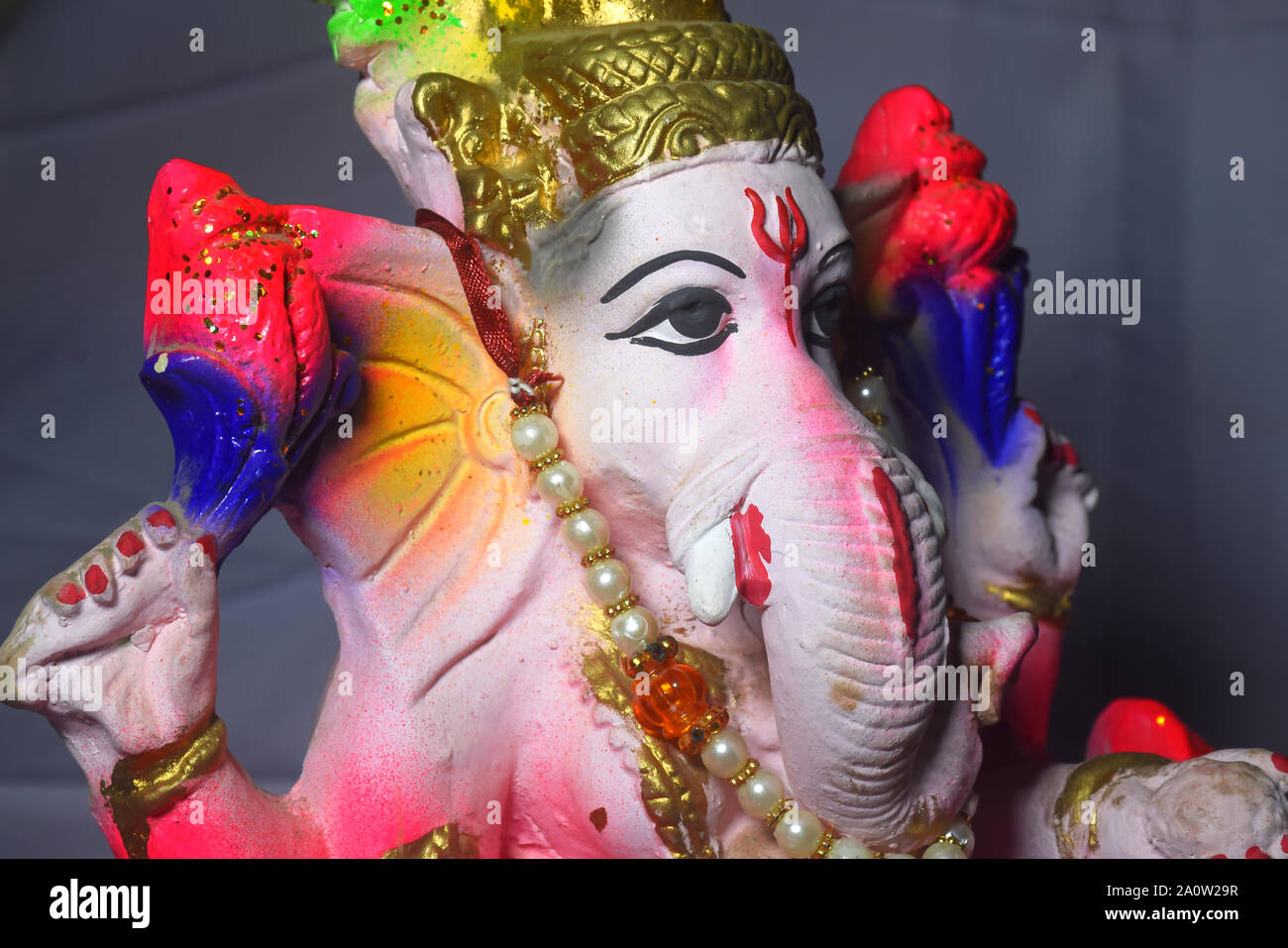 Il signore del Ganesha. Dio indù Ganesha. Ganesha idolo colorati. La cultura indiana. Ganesha Foto Stock