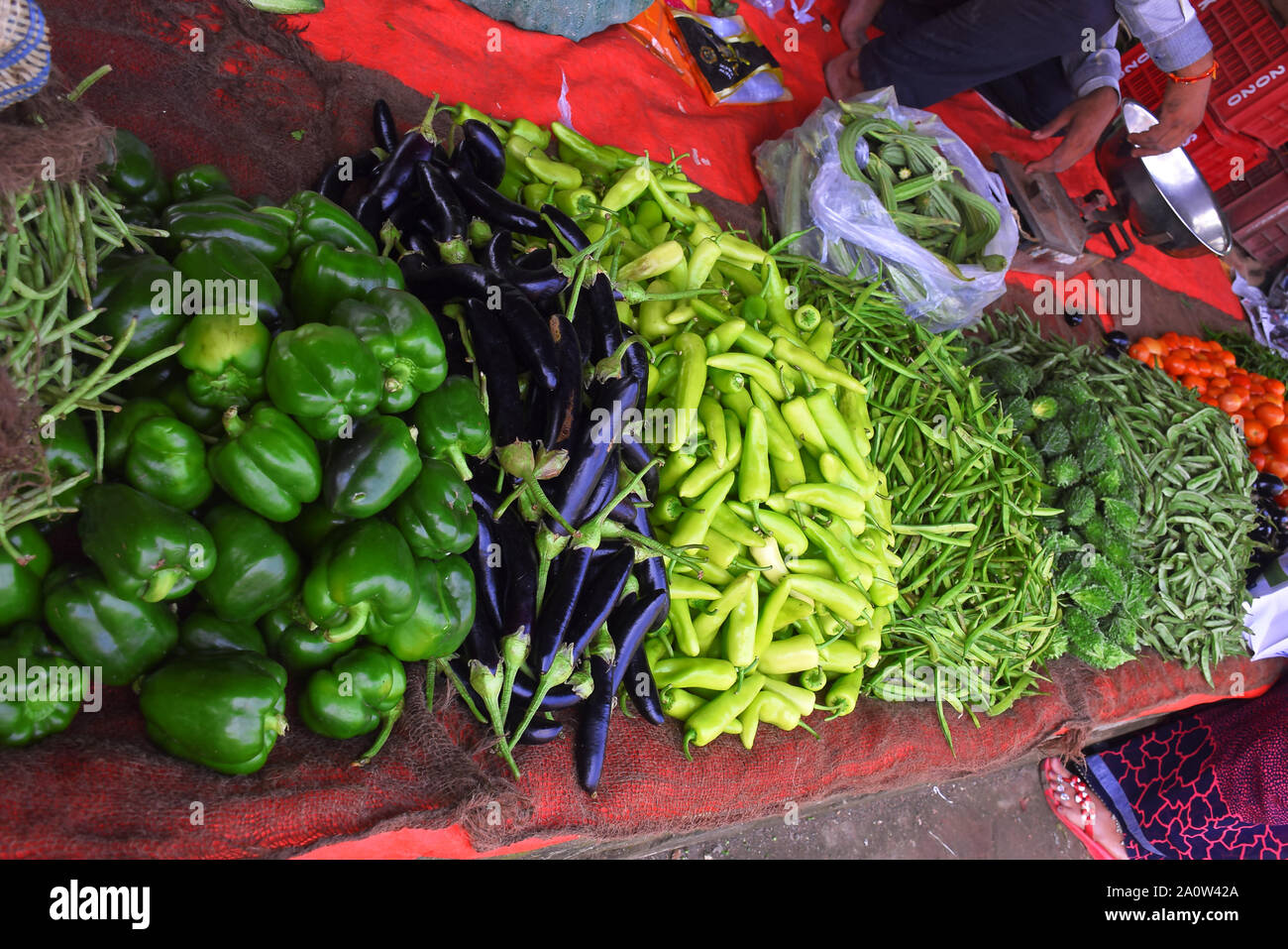 Vari di verdure alla strada del mercato in India Foto Stock