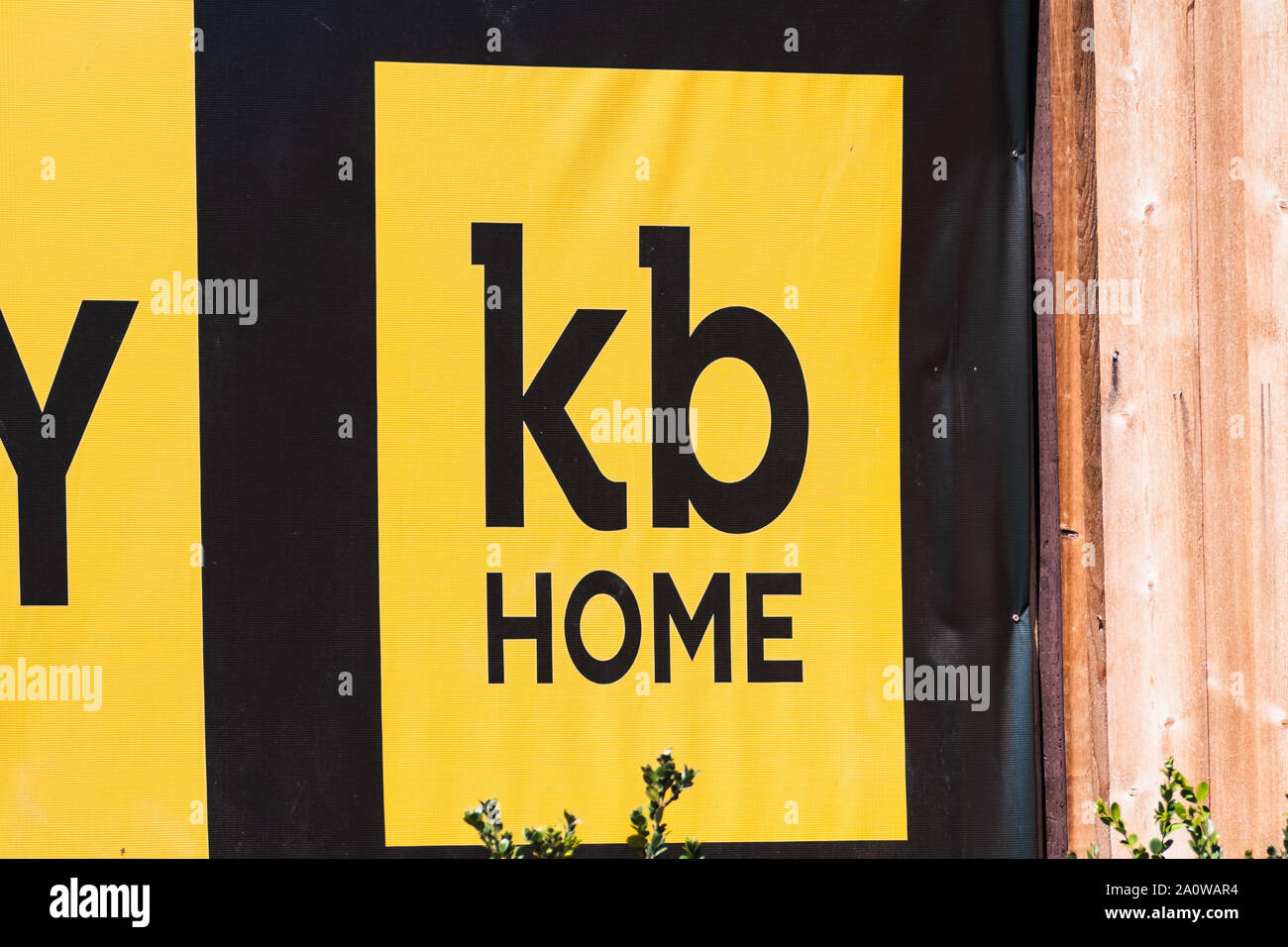 Sep 19, 2019 San Jose / CA / STATI UNITI D'AMERICA - KB Home registrati in corrispondenza di una loro zona residenziale di progetti di sviluppo in San Jose, South San Francisco Bay; KB Home costruisce Foto Stock