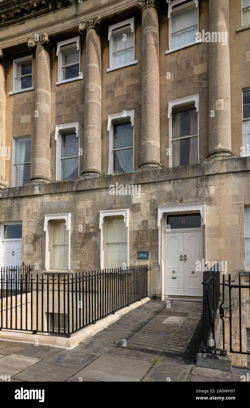 La Royal Crescent, Bath, dove visse Thomas Linley e da questa casa sua figlia Elizabeth si elopse con Richard Brinsley Sheridan, Inghilterra, Regno Unito Foto Stock
