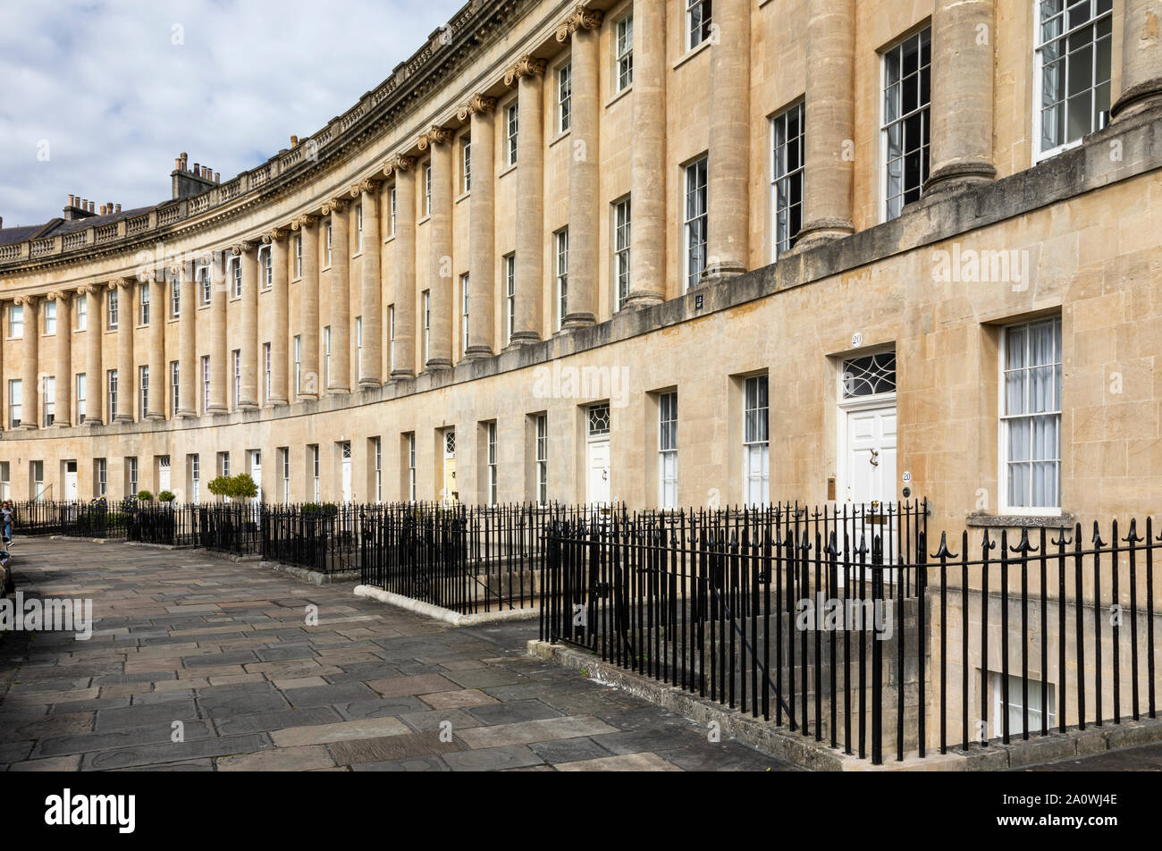 Architettura georgiana del XVIII secolo della Royal Crescent, Città di Bath, Somerset, Inghilterra, Regno Unito. Patrimonio dell'umanità dell'UNESCO. Foto Stock