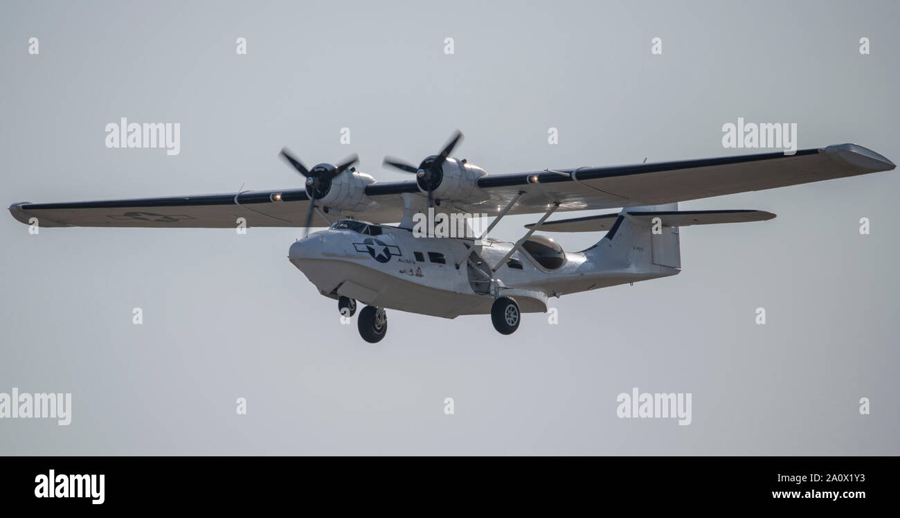 WW2 Consolidated Catalina flying boat display all'IWM Duxford 2019 Battaglia di Bretagna air show, Cambridgeshire, England, Regno Unito Foto Stock