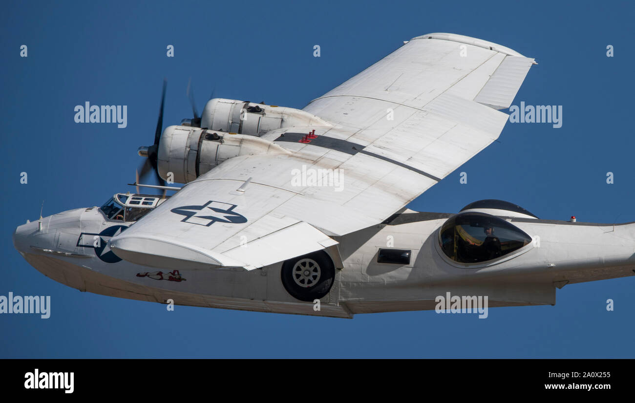 WW2 Consolidated Catalina flying boat display all'IWM Duxford 2019 Battaglia di Bretagna air show, Cambridgeshire, England, Regno Unito Foto Stock