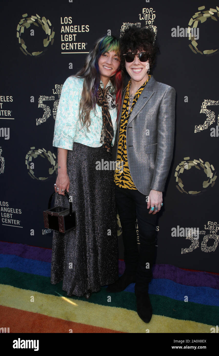 LOS ANGELES, CA - 21 settembre: Lauren Ruth Ward, Laura Pergolizzi (LP) a Los Angeles Centro LGBT è oro anniversario Vanguard celebrazione "cuori d'Oro" presso il Teatro Greco a Los Angeles, la California il 21 settembre 2019. Credito: Faye Sadou/MediaPunch Foto Stock