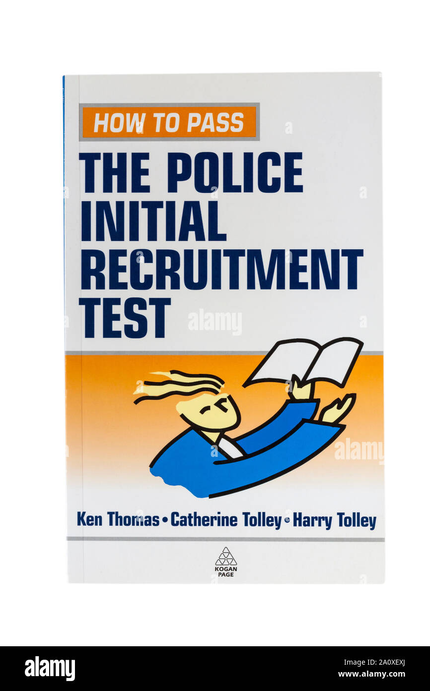 Come passare la polizia assunzione iniziale Test book isolati su sfondo bianco Foto Stock