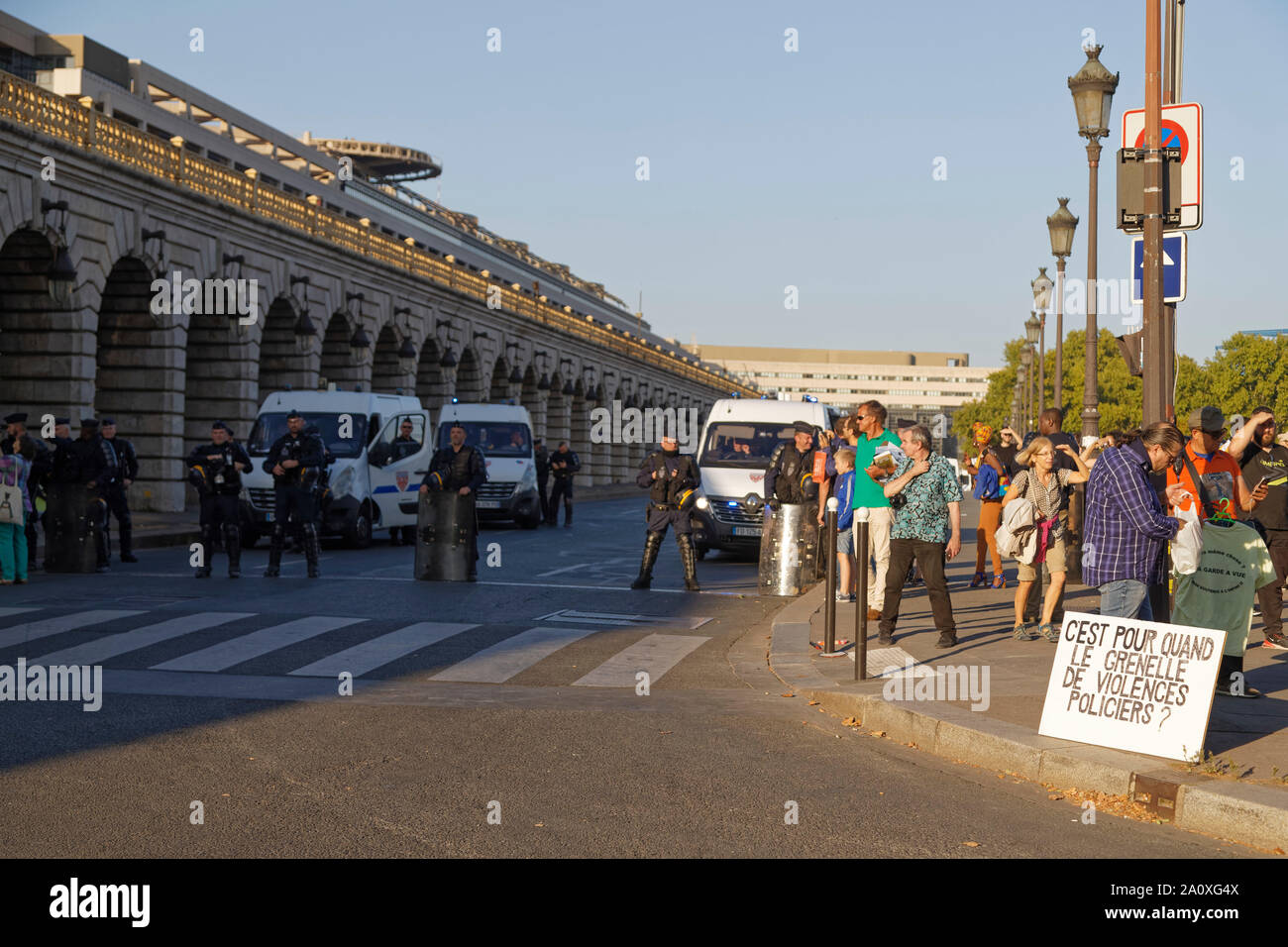 Parigi, Francia. Xxi Sep, 2019. Dimostrazione per il clima, la biodiversità, la giustizia sociale e contro la repressione, il 21 settembre 2019 a Parigi, Francia. Foto Stock