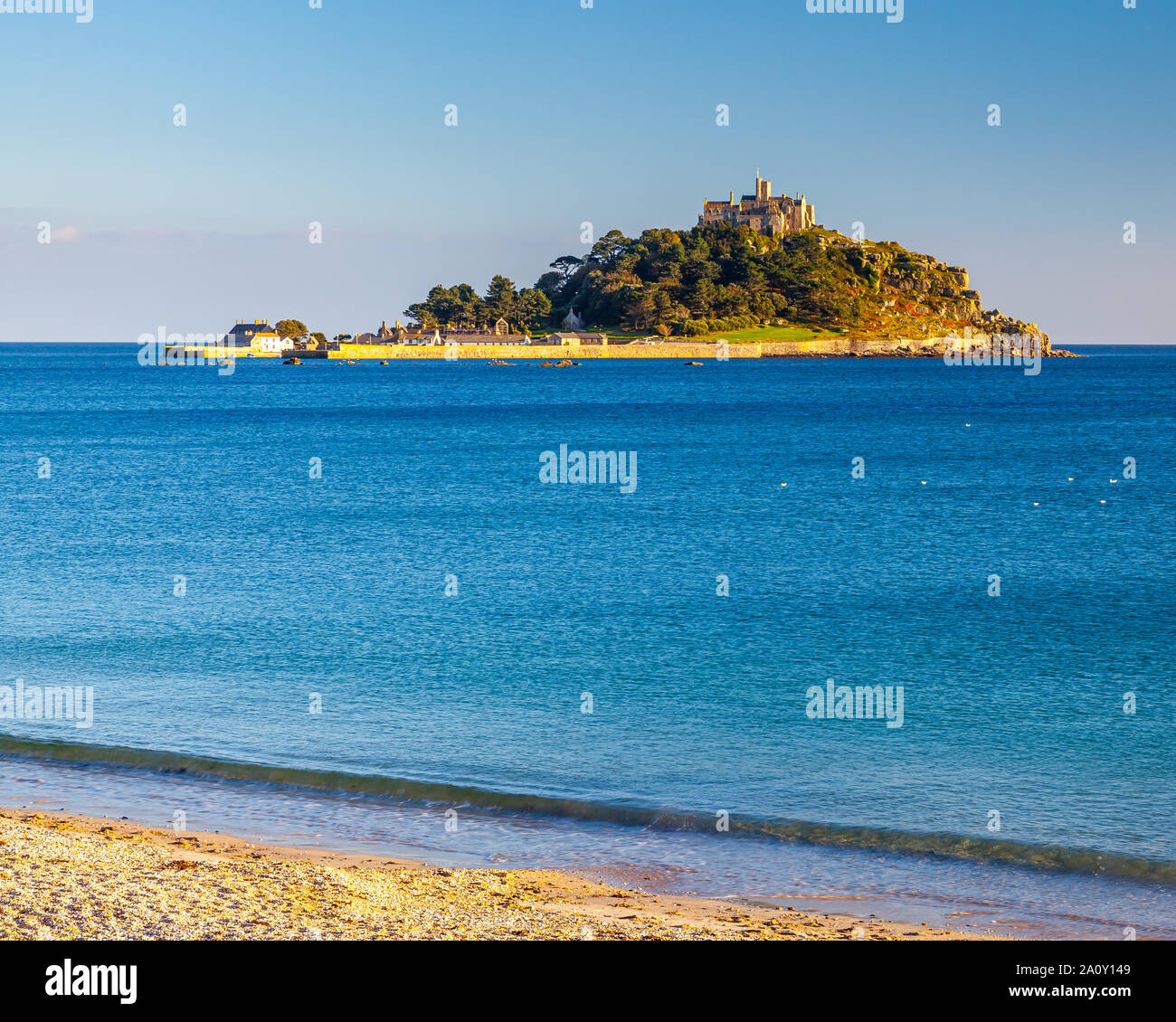 La marea isola di St Michaels Mount della costa di Marazion Cornwall Inghilterra England Regno Unito Europa Foto Stock