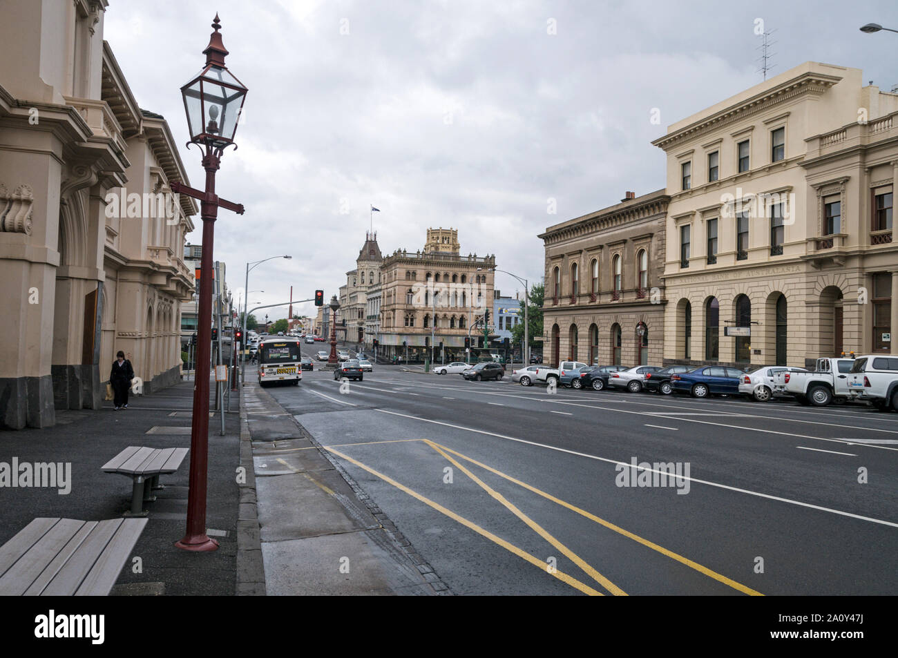 Una strada vittoriana lampada a gas nella vasta Lydiard Street a Nord in Ballarat, stato di Victoria, Australia. Ballarat Victoria è la più grande città terrestre. Foto Stock