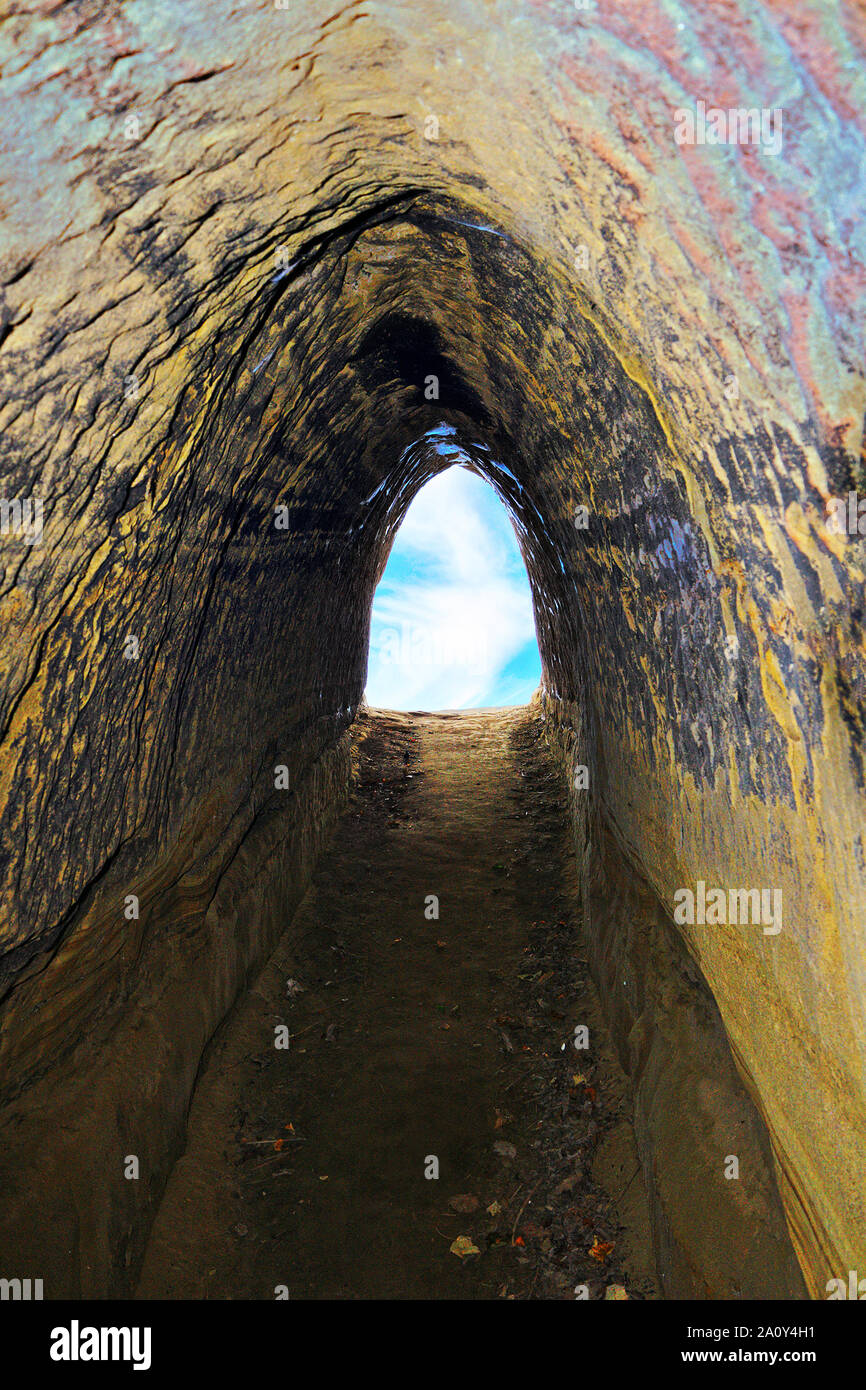 Dettaglio dell'uscita dell'uomo fatto cavern Foto Stock