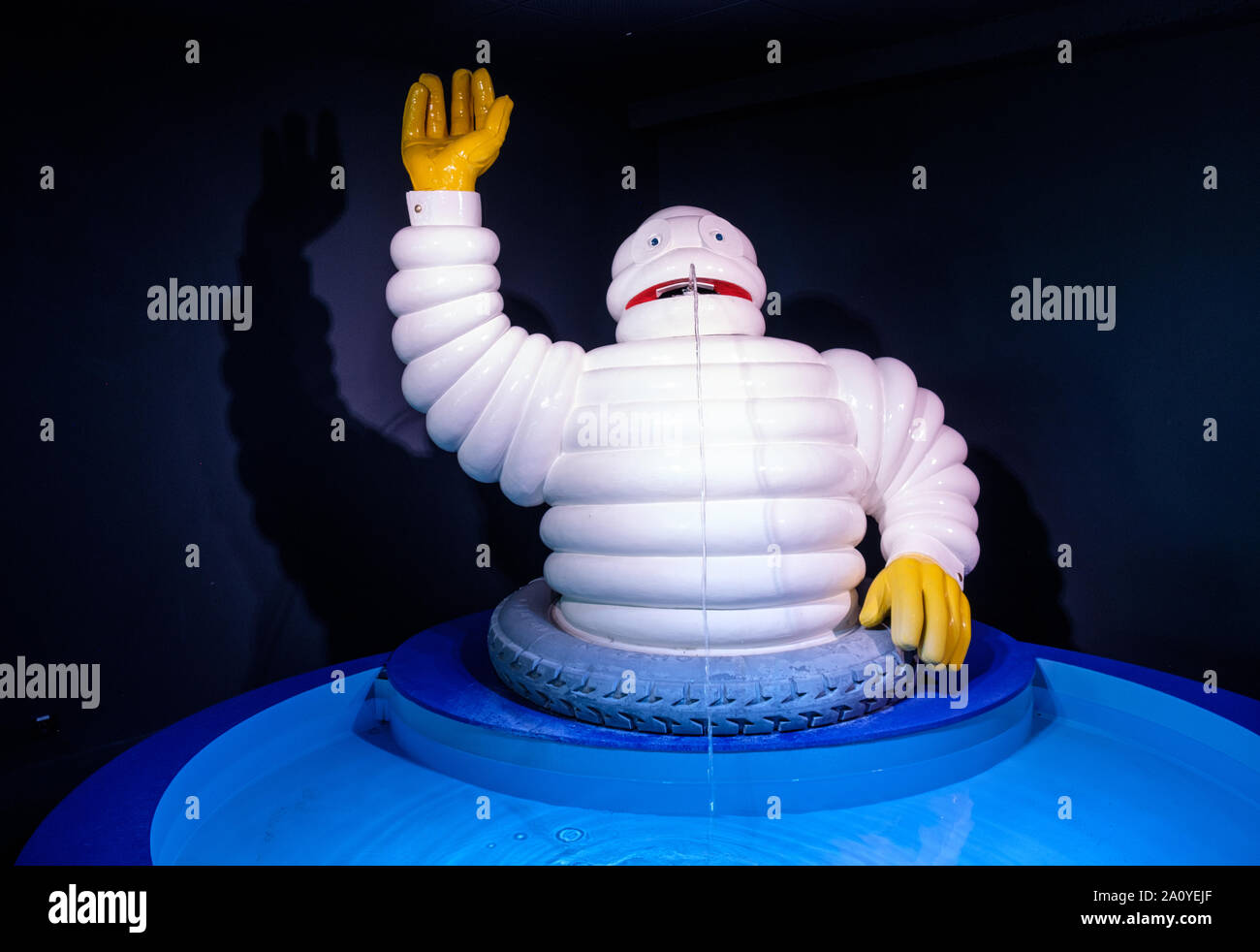 Pneumatico MICHELIN Man (bibendum) nell'L'Aventure Michelin(museum di Clermont Ferrand, Francia Foto Stock