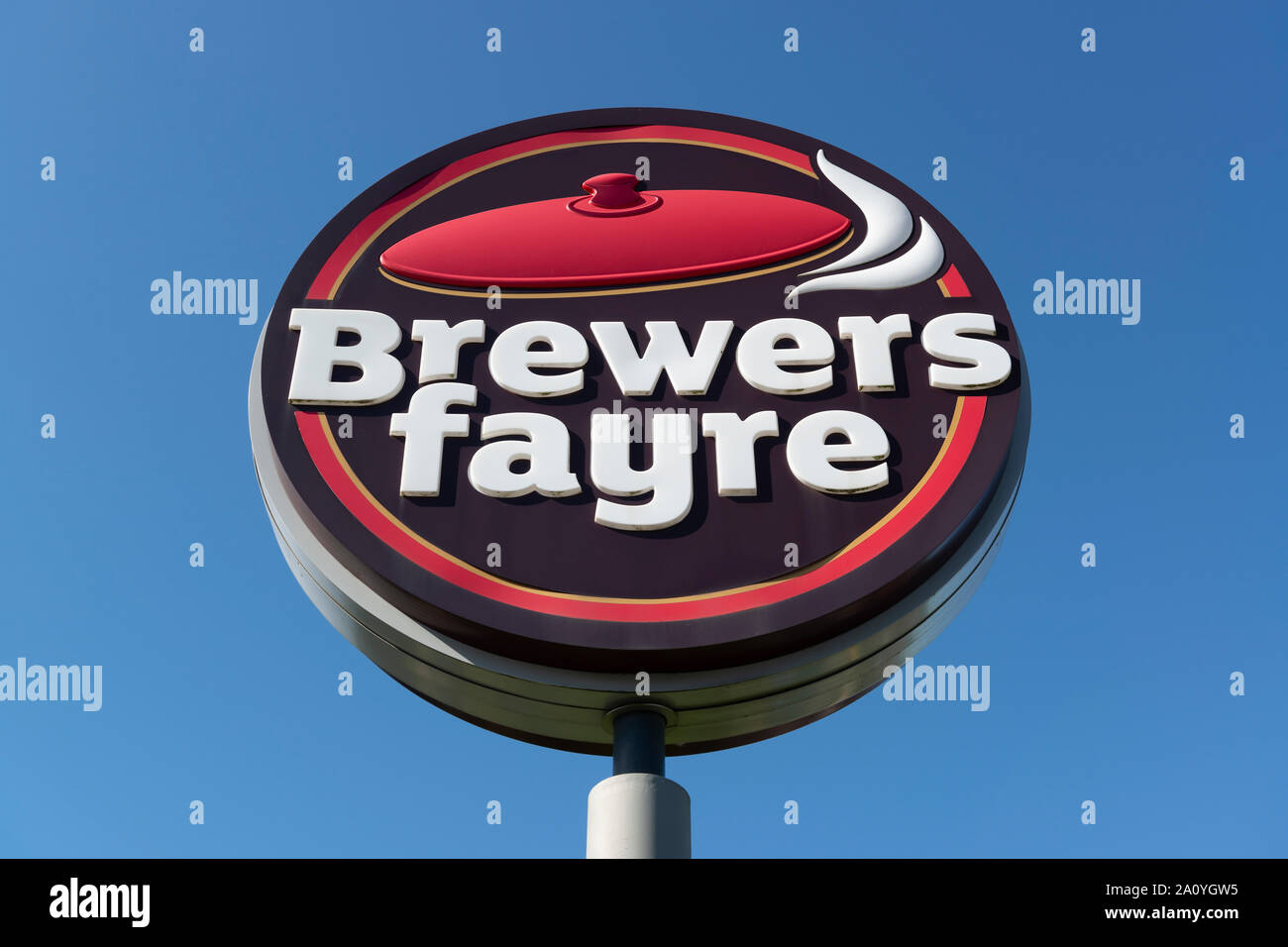 La segnaletica che indica un ramo della catena di ristoranti Brewers Fayre. Foto Stock