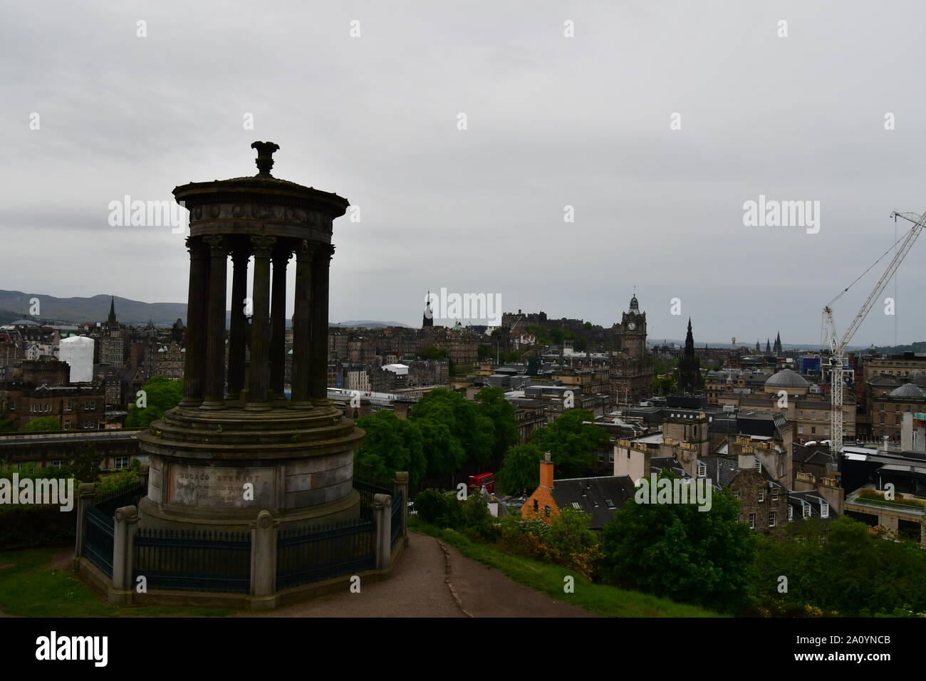 Carlton Hill con una vista su Edinburgo Scozia Scotland Foto Stock